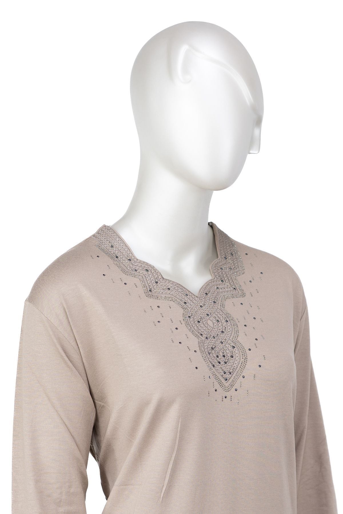 Kadın Turlu Viskon Penye Kumaş Anne Bluz Modern Taşlı ve Nakışlı Likralı V Yaka Tam Kalıp