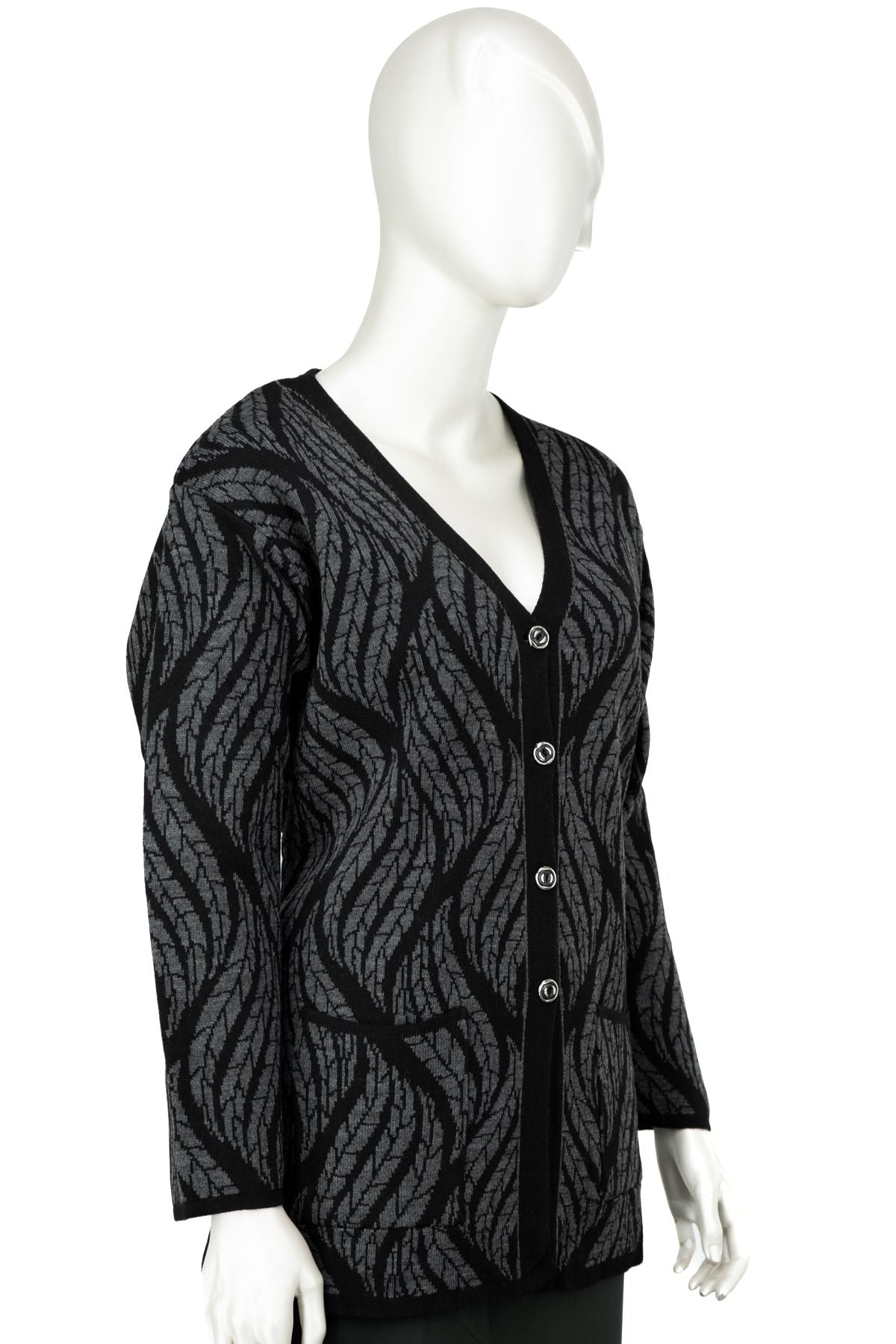 Kadın Kışlık Yünlü Örme Anne Hırka V Yaka Sümbül Motifli Çift Cepli Düğmeli Likralı Rahat