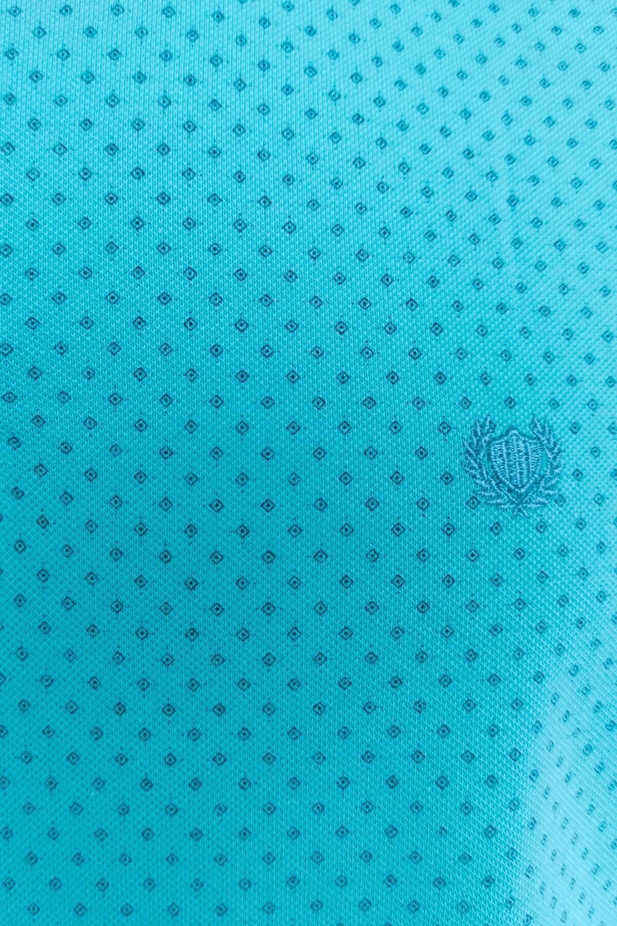 Erkek Turkuvaz Polo Yaka T-shirt Hedef Baskılı Kısa Kollu Cepsiz Slim Fit Premium Dokuma Kumaş