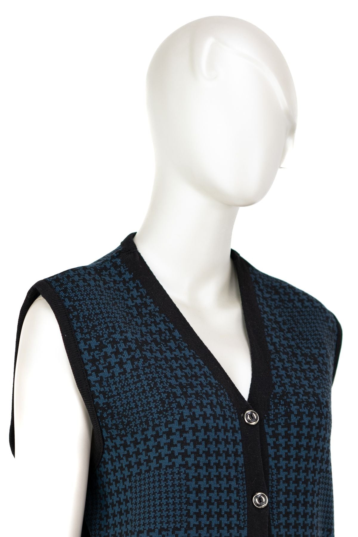 Kadın Kışlık Pamuklu Örme Anne Yelek Çift Cepli Düğmeli Klasik Kazayağı Modelli Tam Kalıp