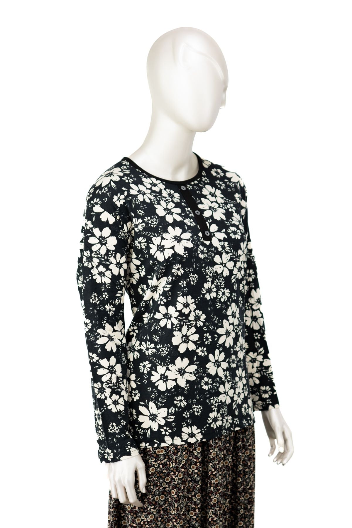 Kadın Turlu Viskon Penye Kumaş Anne Bluz Papatya Desenli Likralı Yuvarlak Yaka Tam Kalıp