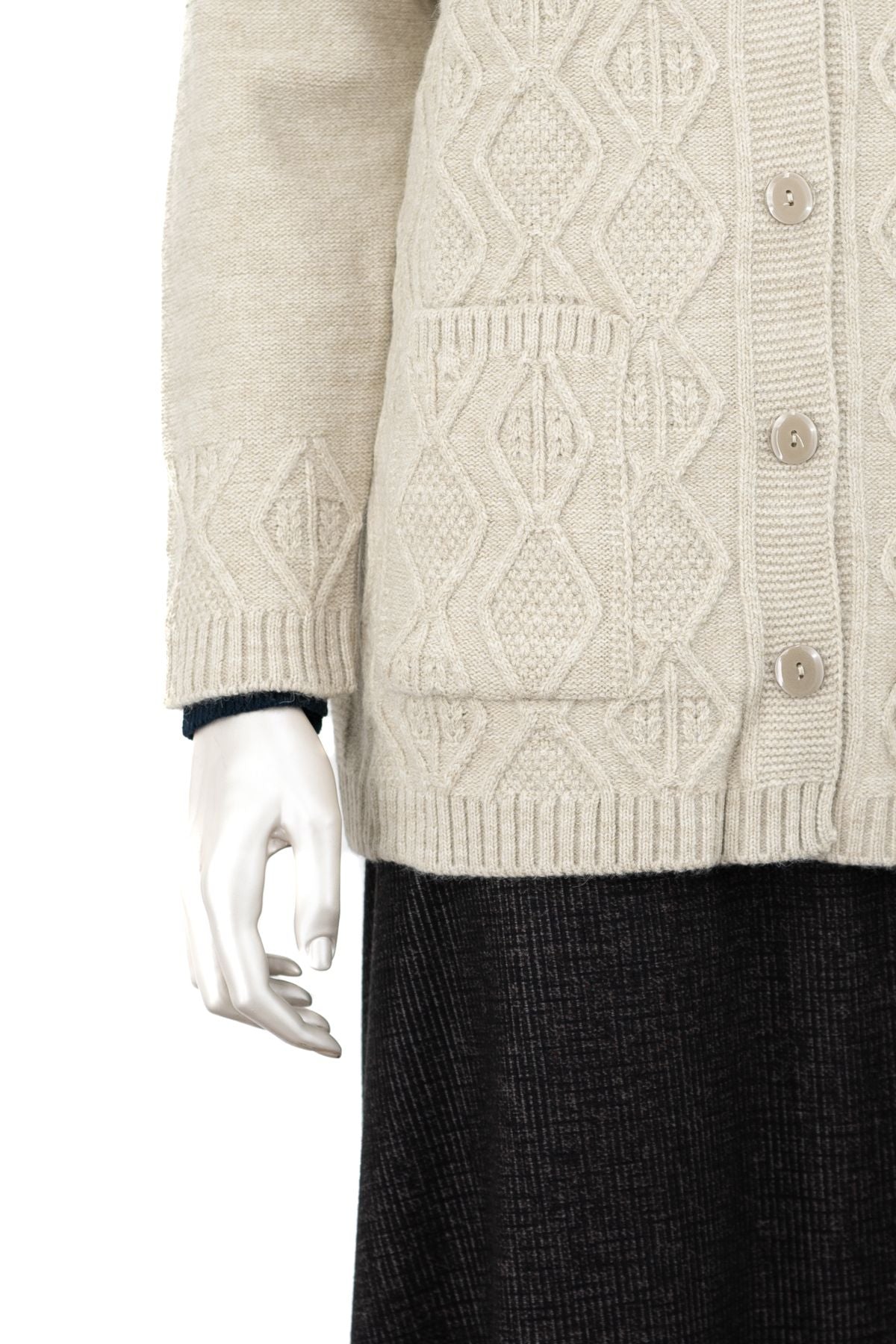 Kadın Kışlık Kalın Yün Örme Anne Hırka Etnik Motifli V Yaka Çift Cepli Rahat Kesim Tam Kalıp