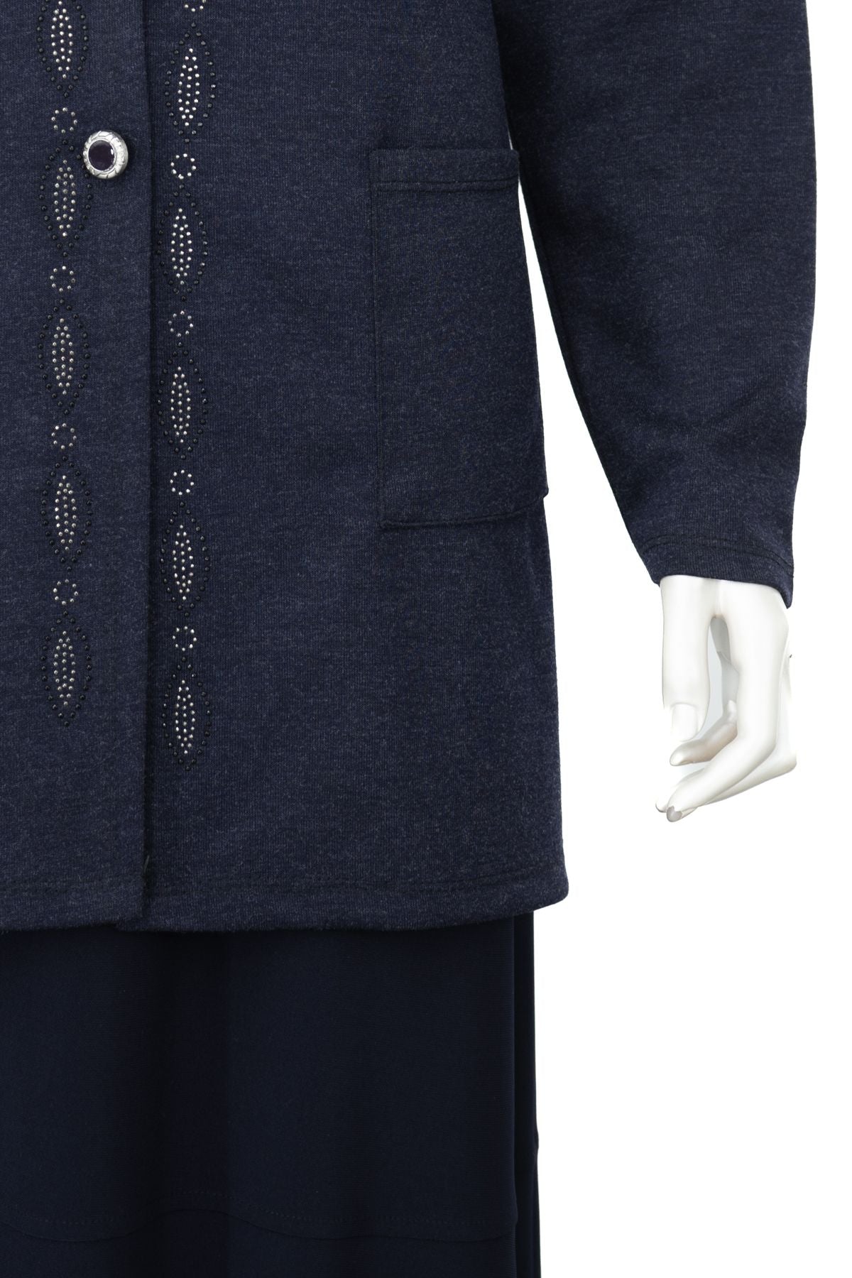 Kadın Kışlık Önü Modern Düğmeli ve Çift Cepli Şık Taşlı Modelli Rahat Ecrin Kumaş Anne Hırka