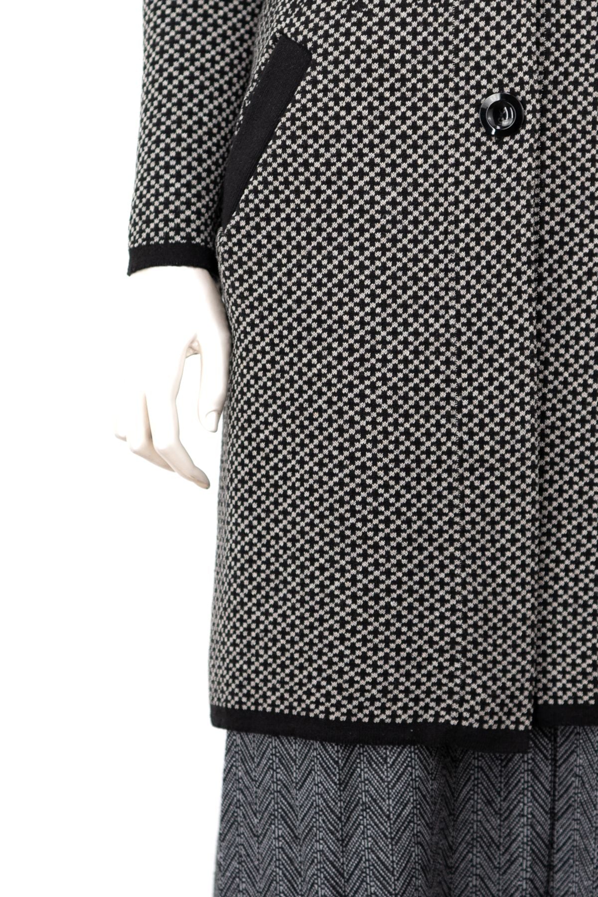 Kadın Kalın Kışlık Triko Örme Anne Hırka Şık Modern Motifli Cepli Yakalı Düğmeli Tam Kalıp