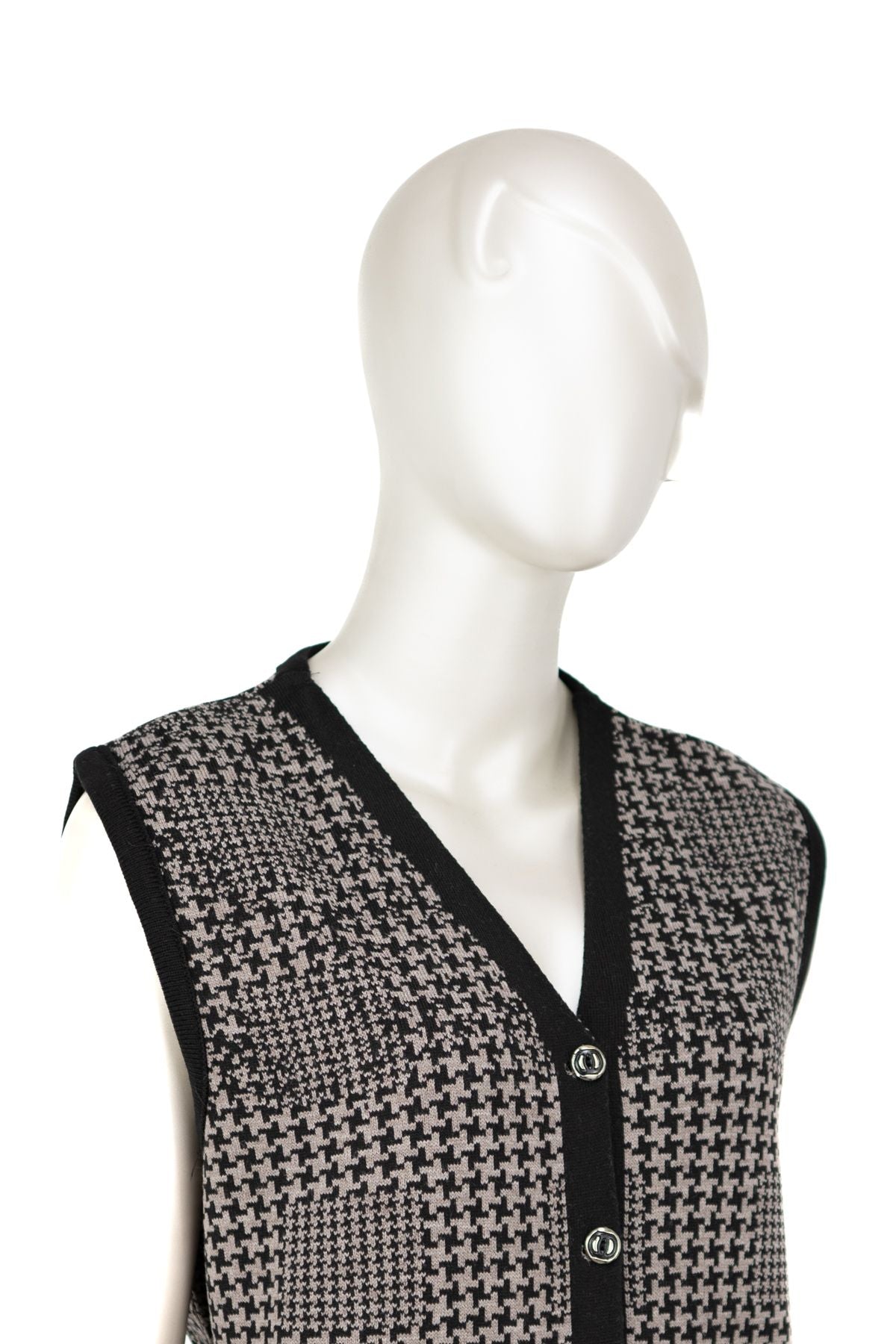 Kadın Kışlık Pamuklu Örme Anne Yelek Çift Cepli Düğmeli Klasik Kazayağı Modelli Tam Kalıp