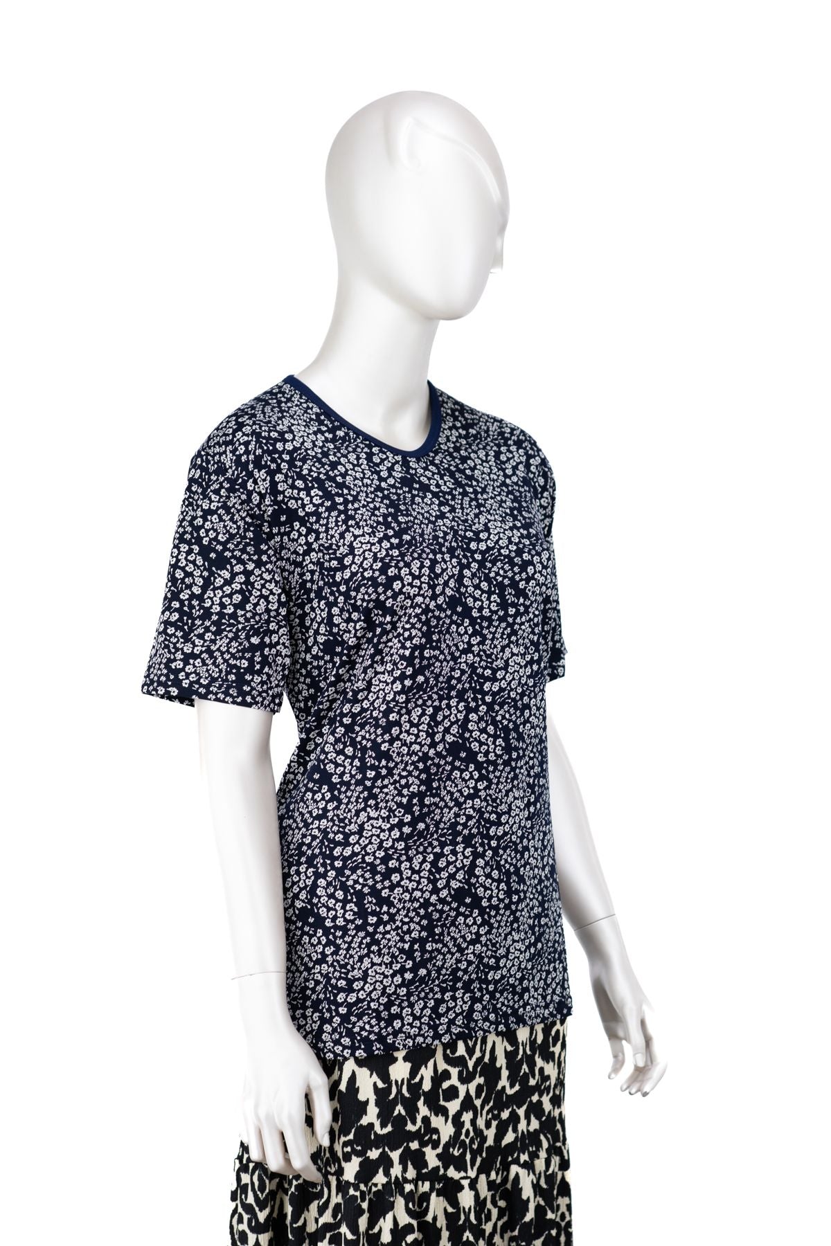 Kadın Turlu Viskon Penye Kumaş Anne Bluz Minik Papatyam Desenli Kısa Kollu Tam Kalıp Likralı