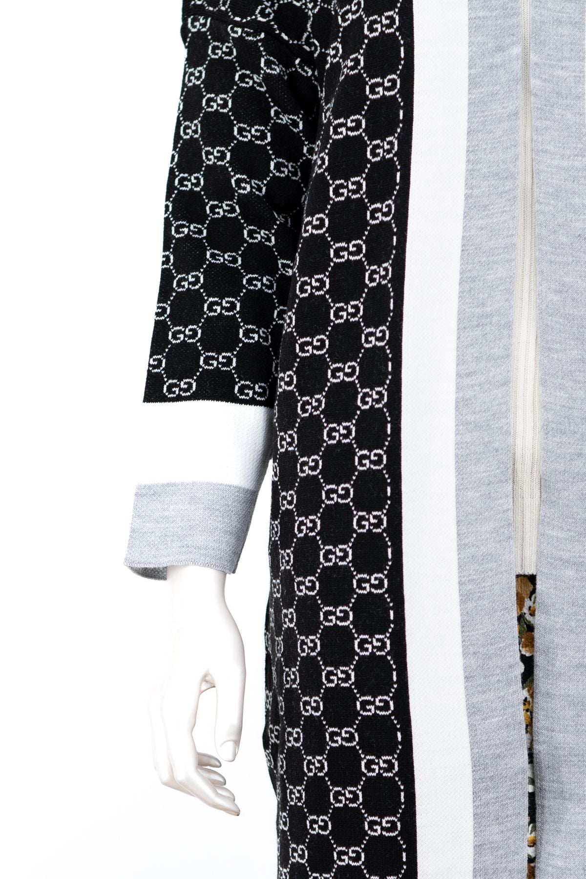 Kadın Kışlık Boydan Marka Harf Desenli Kapamasız RahatKesim Uzun Kol Triko Dokuma Uzun Hırka