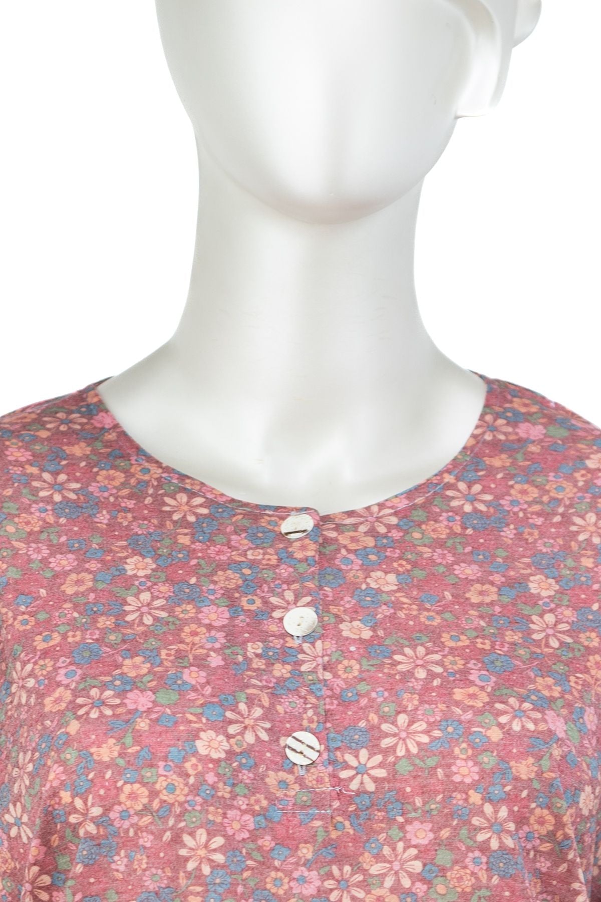 Kadın Kağıt Baskı Klasik Anne Bluz Şık Papatya Desenli Üç Düğmeli Yuvarlak Yaka Tam Kalıp