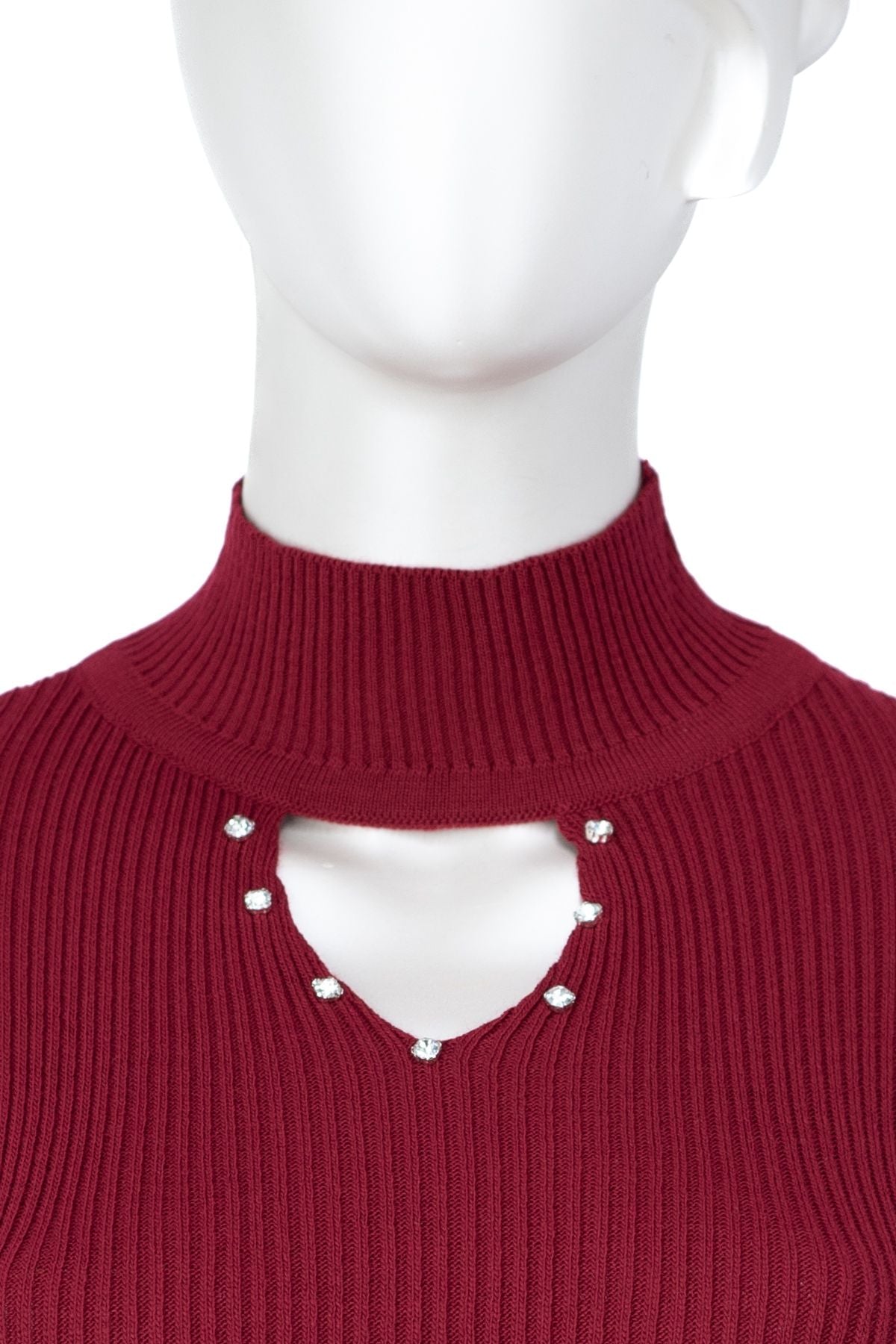 Kadın Kışlık Yarım Yakalı ve Taşlı Yaka Açıklığı Bulunan Bedene Oturan Örme Triko Badi Kazak