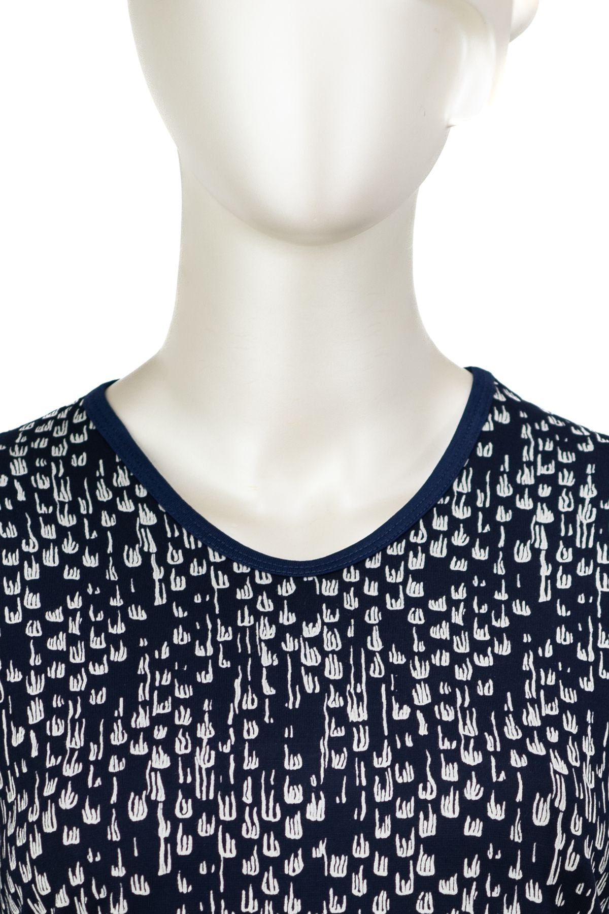 Kadın Turlu Viskon Penye Kumaş Anne Bluz Karanfil Desenli Hafif V Yaka Tam Kalıp Likralı