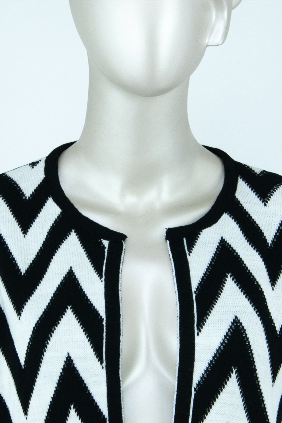 Kadın Kışlık Kapamasız Şık Motifli Beli Kuşaklı Rahat Kesim Likralı Triko Dokuma Hırka