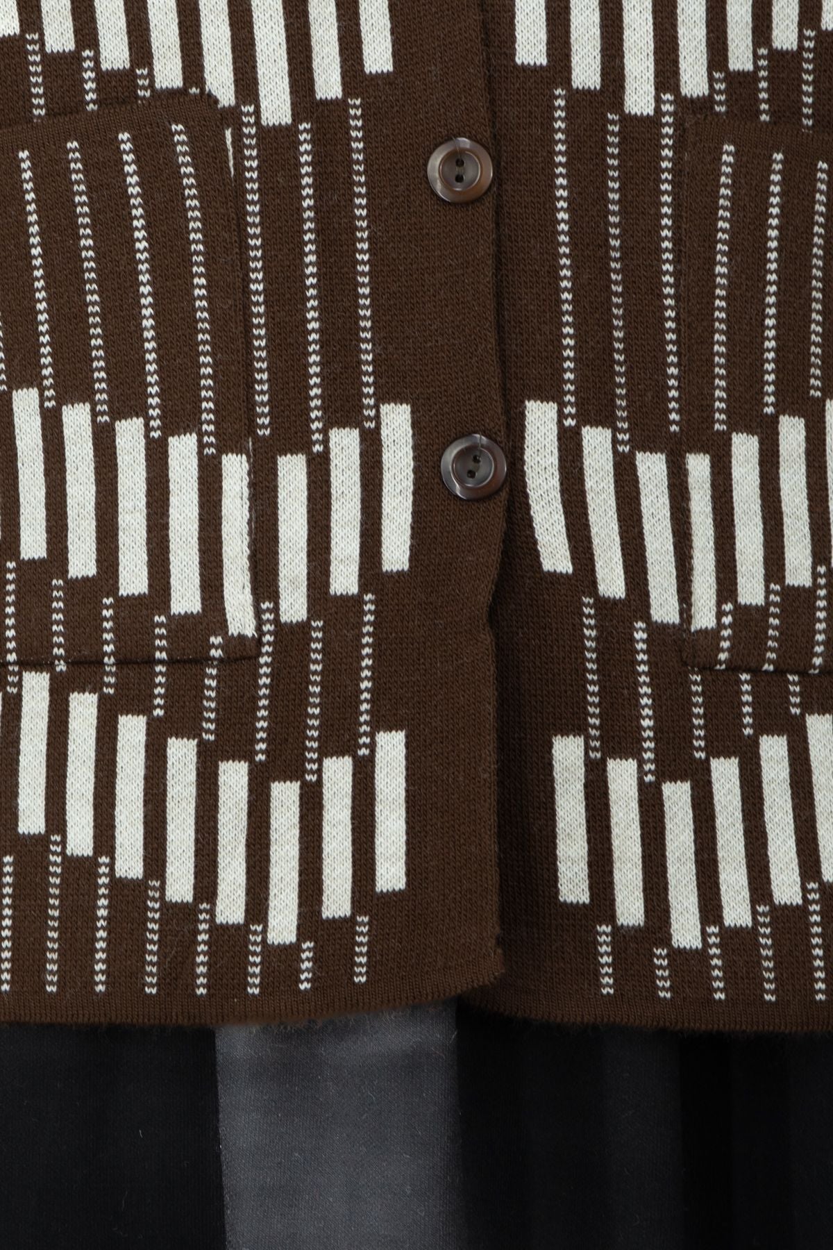 Kadın Kışlık Anne Yelek Pamuklu Triko Örme Klasik Açelya Motifli Önden Düğmeli Çift Cepli