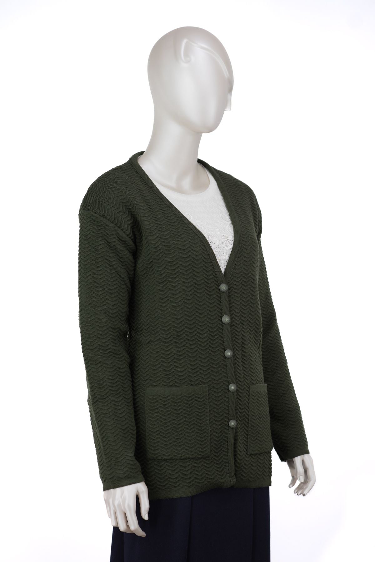 Kadın Kalın Kışlık Kendinden Motifli Cepli Triko Örme Anne Hırka Rahat Kesim Tam Kalıp