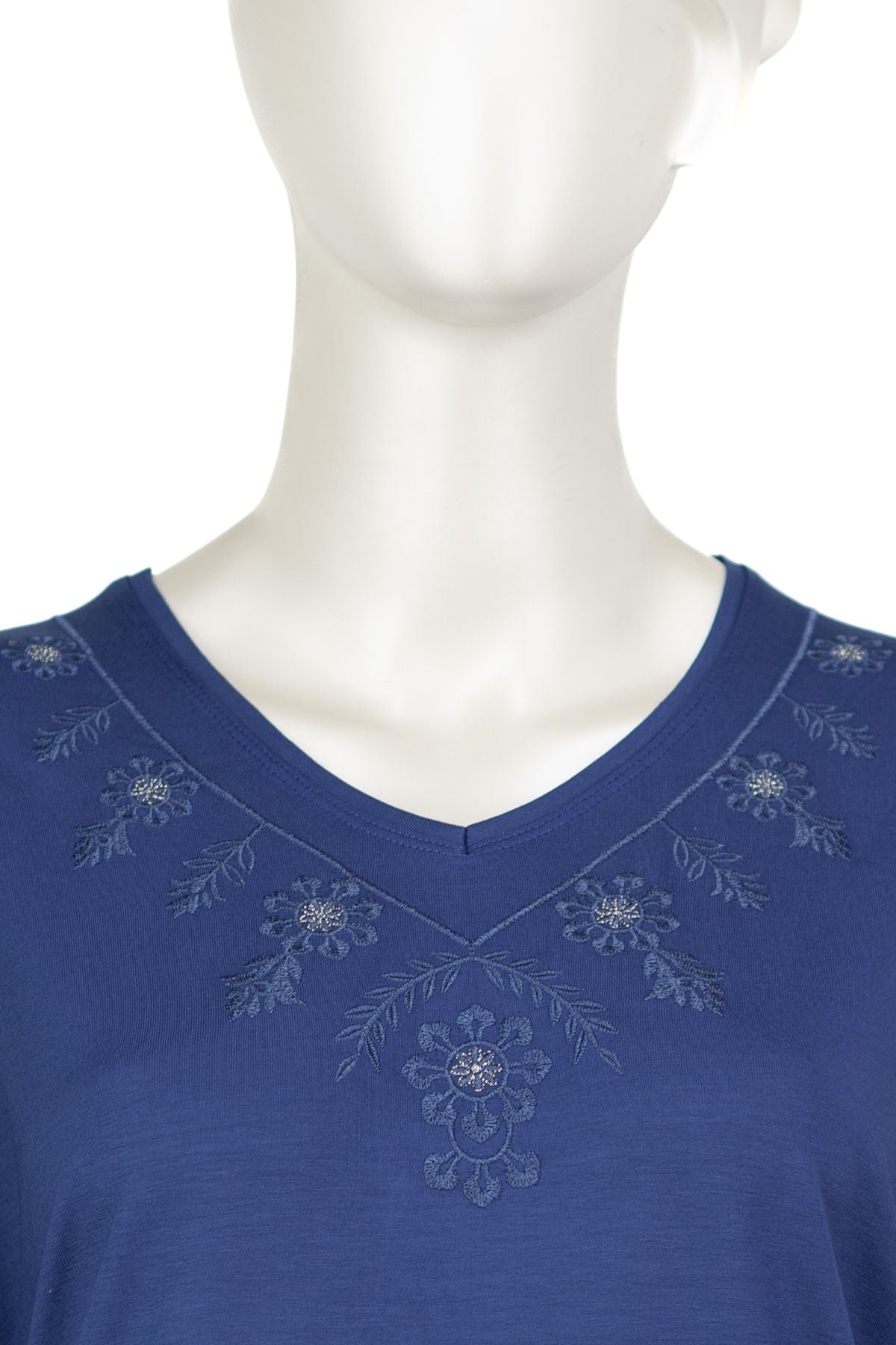 Kadın Gül Kolye Nakışlı V Yaka Uzun Kol Tam Kalıp Büyük Beden Viskon Penye Kumaş Anne Bluz