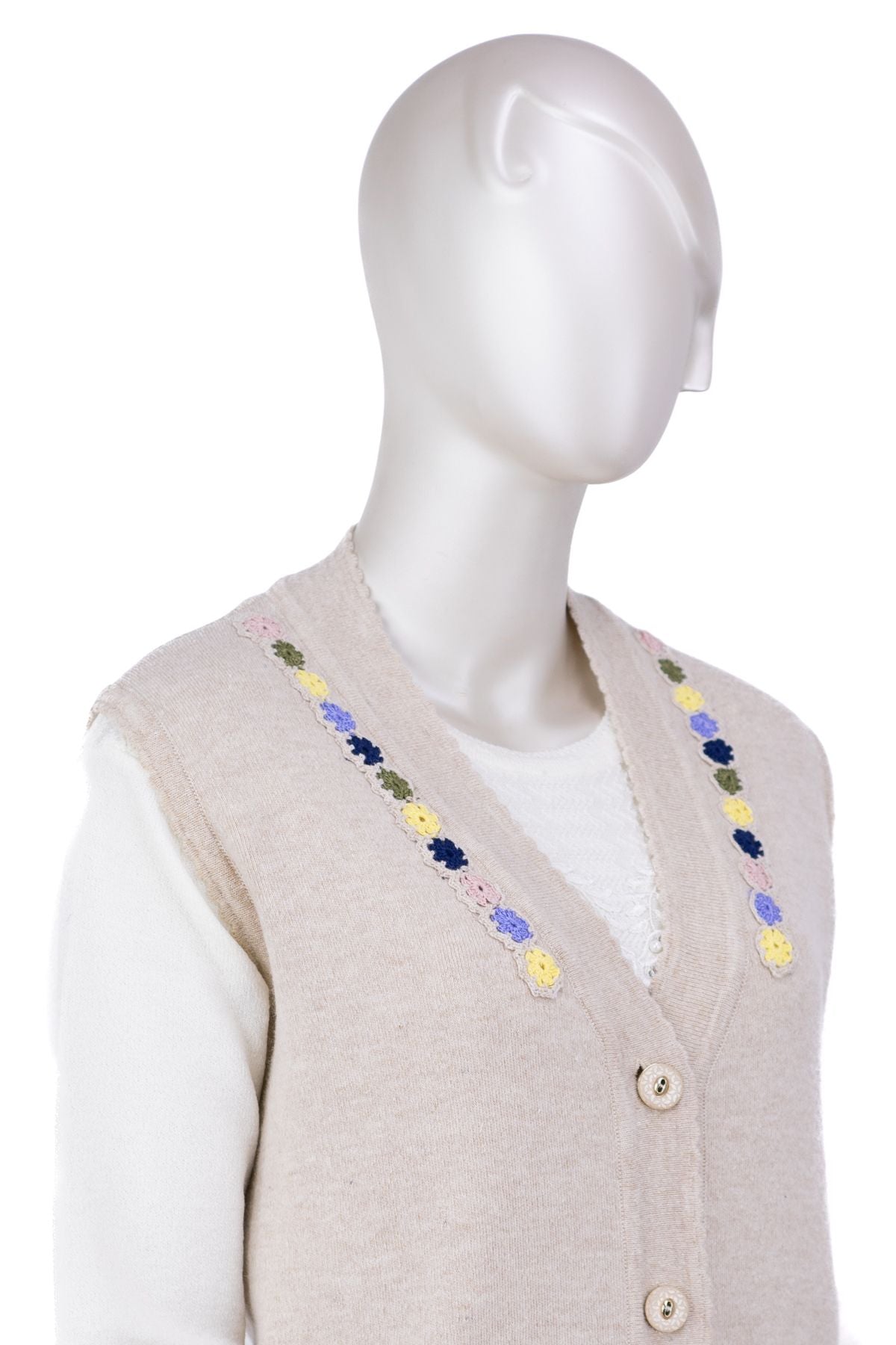 Kadın Kalın Kışlık Yünlü Örme Anne Yelek Rahat Tam Kalıp Nakış Motifli Cepli Önü Düğmeli