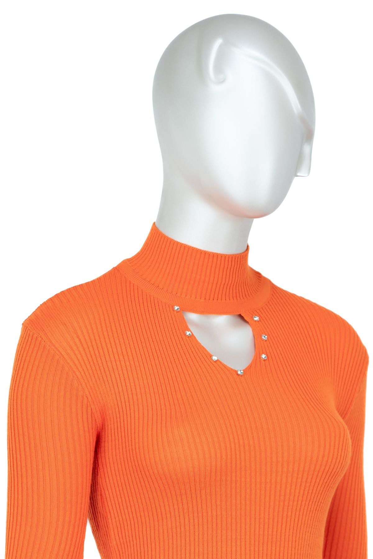 Kadın Kışlık Yarım Yakalı ve Taşlı Yaka Açıklığı Bulunan Bedene Oturan Örme Triko Badi Kazak