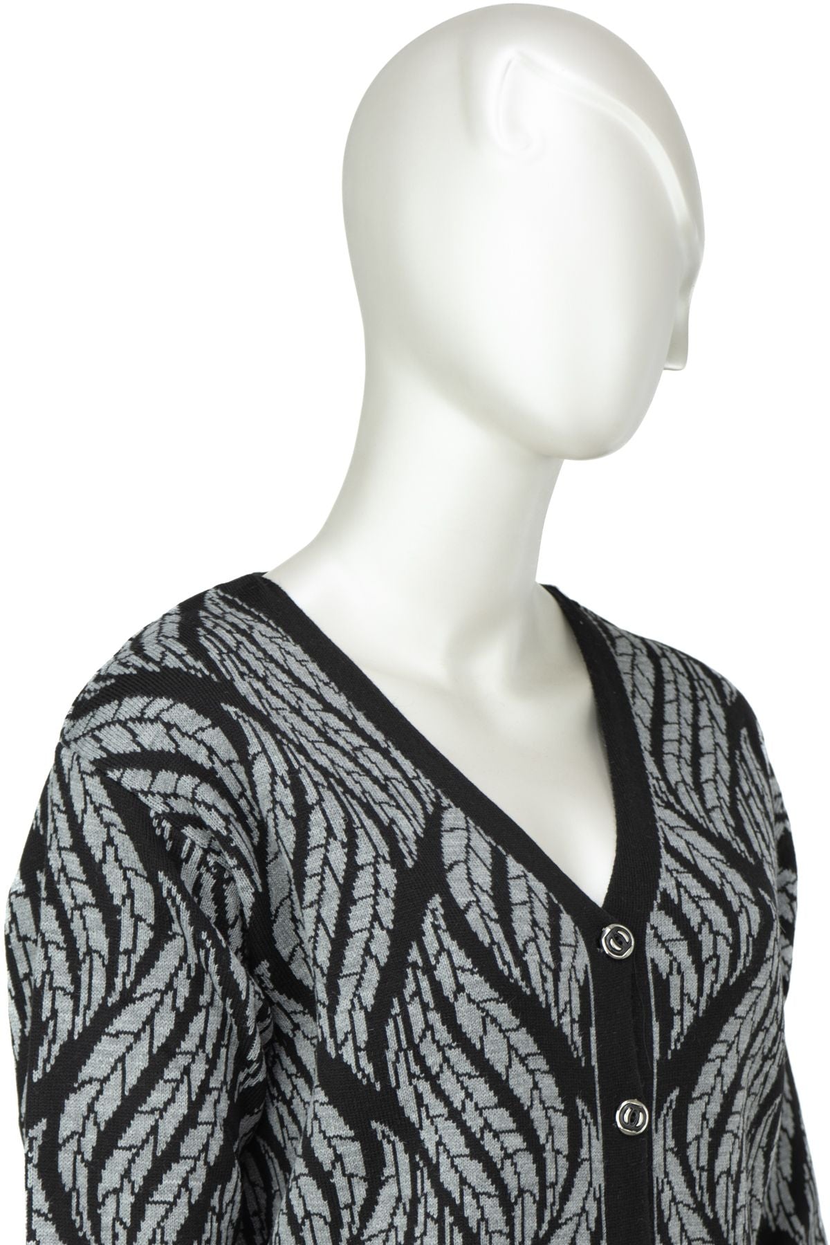 Kadın Kışlık Yünlü Örme Anne Hırka V Yaka Sümbül Motifli Çift Cepli Düğmeli Likralı Rahat