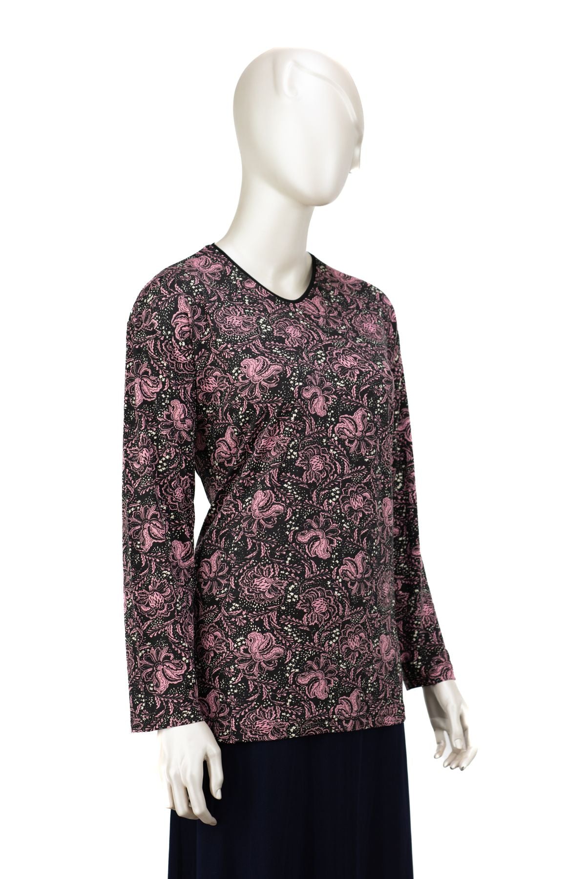 Kadın Turlu Viskon Penye Kumaş Anne Bluz Karanfil Desenli Hafif V Yaka Tam Kalıp Likralı