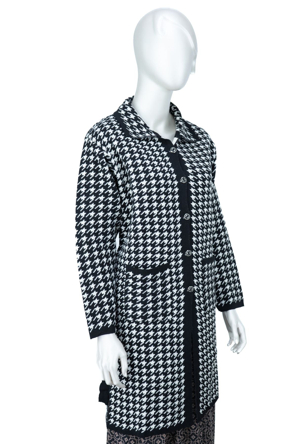 Kadın Kışlık Anne Hırka Yünlü Örme Düğmeli Cepli Kuşaklı Likralı Tam Kalıp Kazayağı Motifli