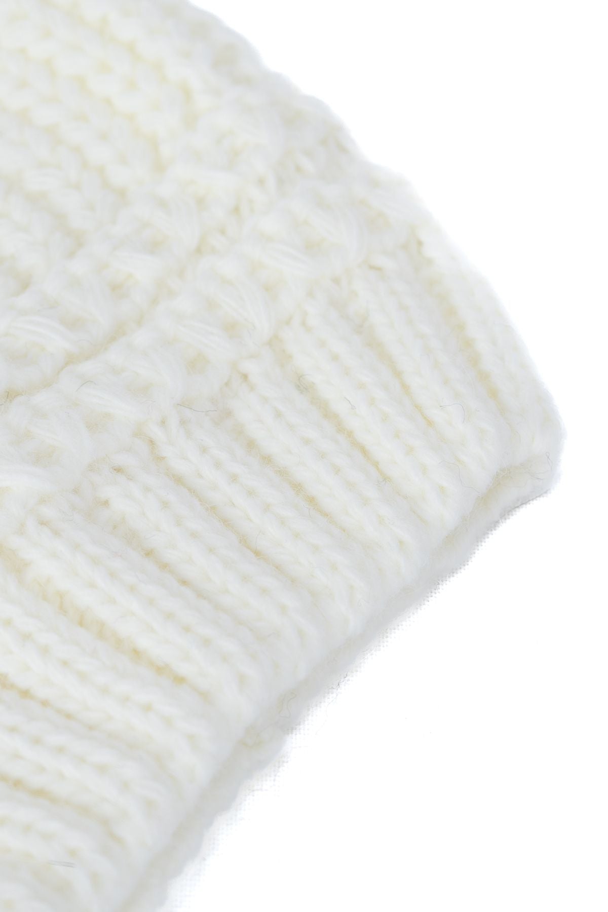 Kadın Kışlık Kalın Ponponlu Bere Pamuklu Örgü Modelli Sıcak Tutar Esnek Rüzgar Geçirmez