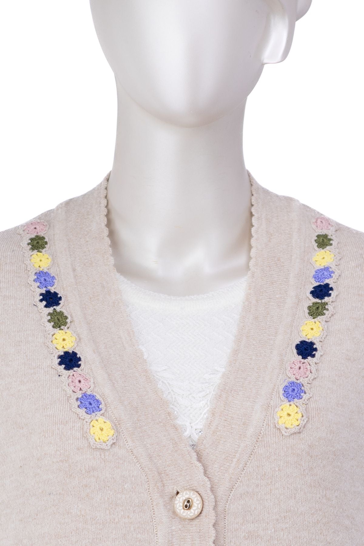 Kadın Kalın Kışlık Yünlü Örme Anne Yelek Rahat Tam Kalıp Nakış Motifli Cepli Önü Düğmeli