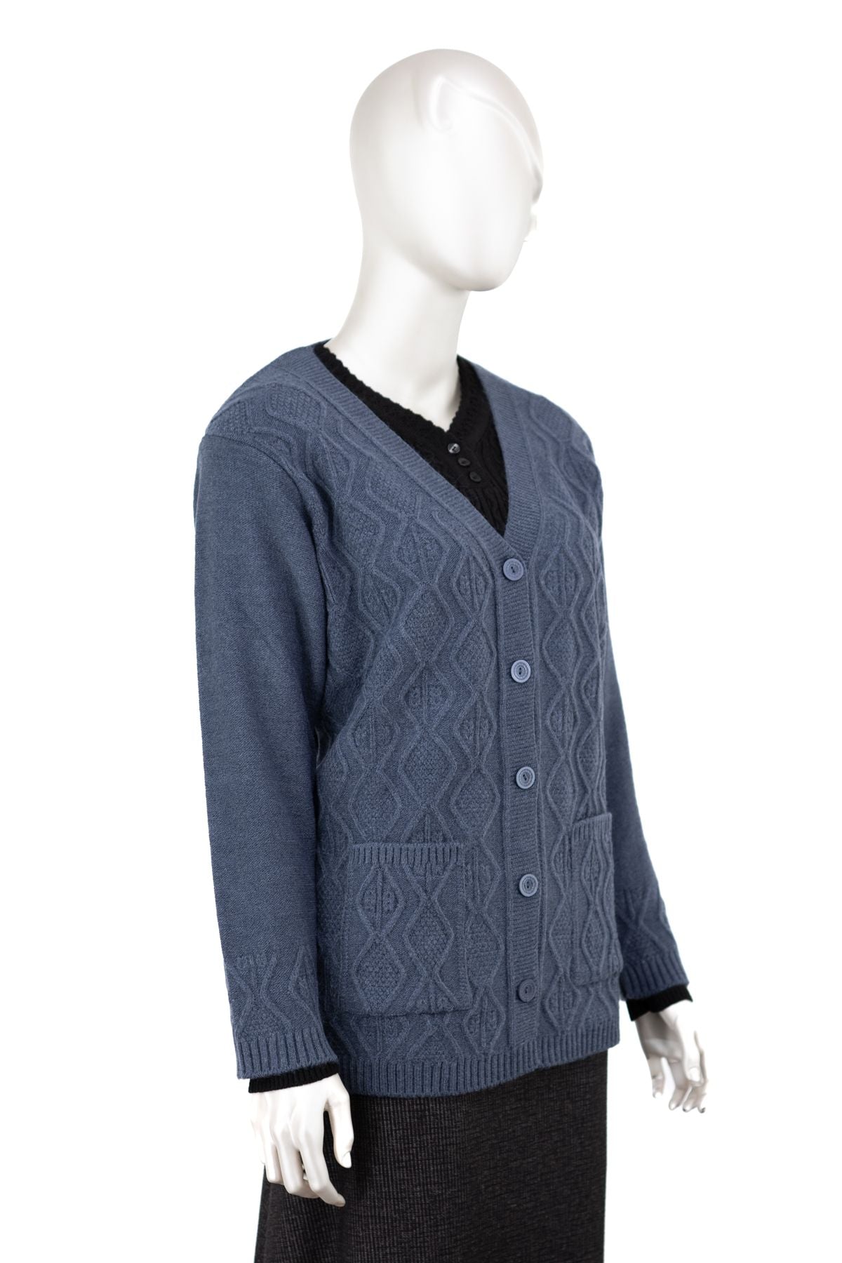 Kadın Kışlık Kalın Yün Örme Anne Hırka Etnik Motifli V Yaka Çift Cepli Rahat Kesim Tam Kalıp