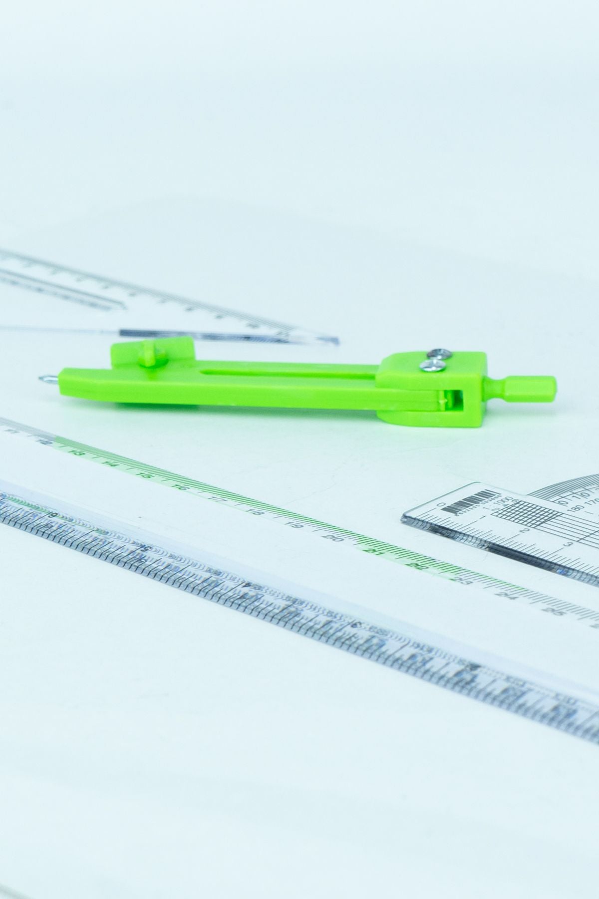 Pergelli Kırtasiye Çizim Takımı Cetvelli Gönyeli İletkili Pergelli 4 Parça Set