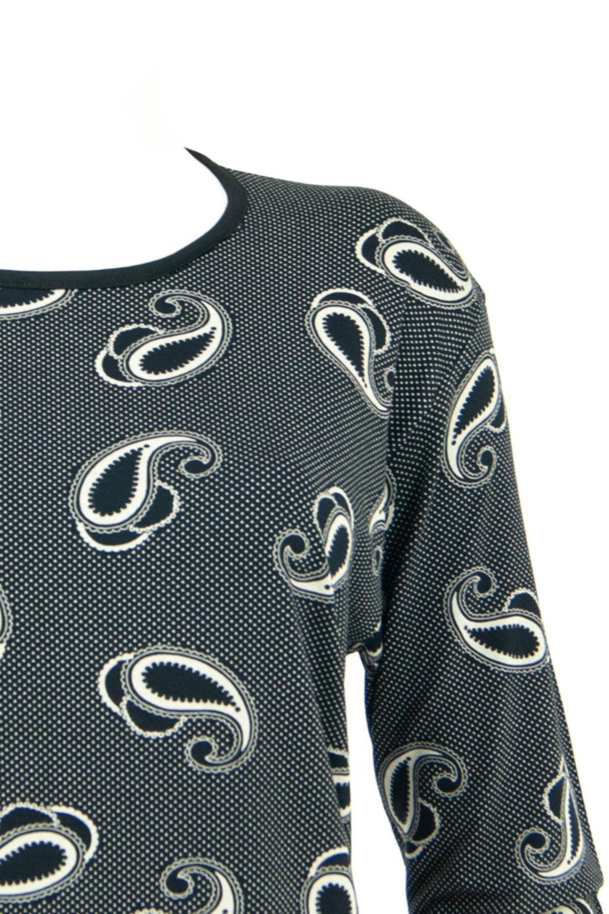 Kadın Yaprak Tanesi Desen Yuvarlak Yaka Normal Kesim Likralı Pamuklu Bluz