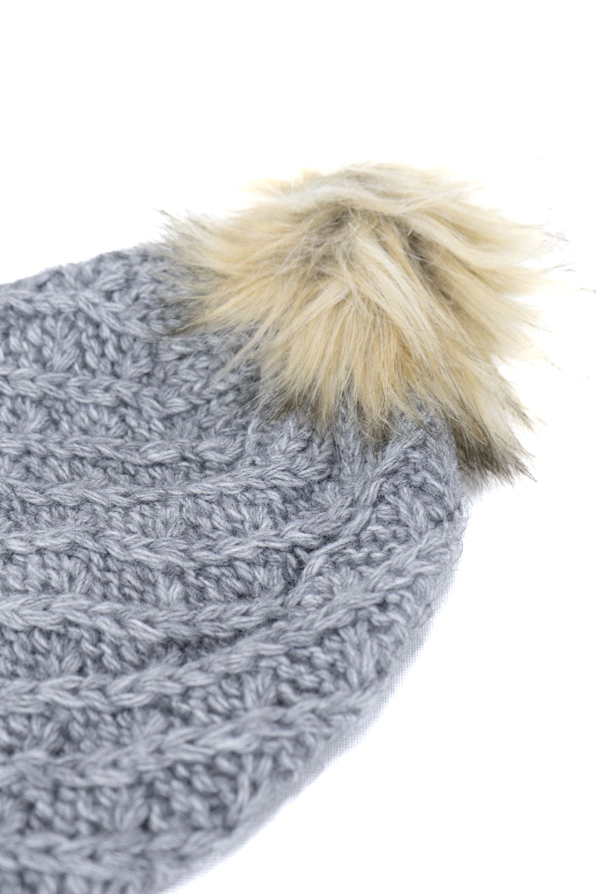 Kadın Kışlık Kalın Ponponlu Bere Pamuklu Örgü Modelli Sıcak Tutar Esnek Rüzgar Geçirmez