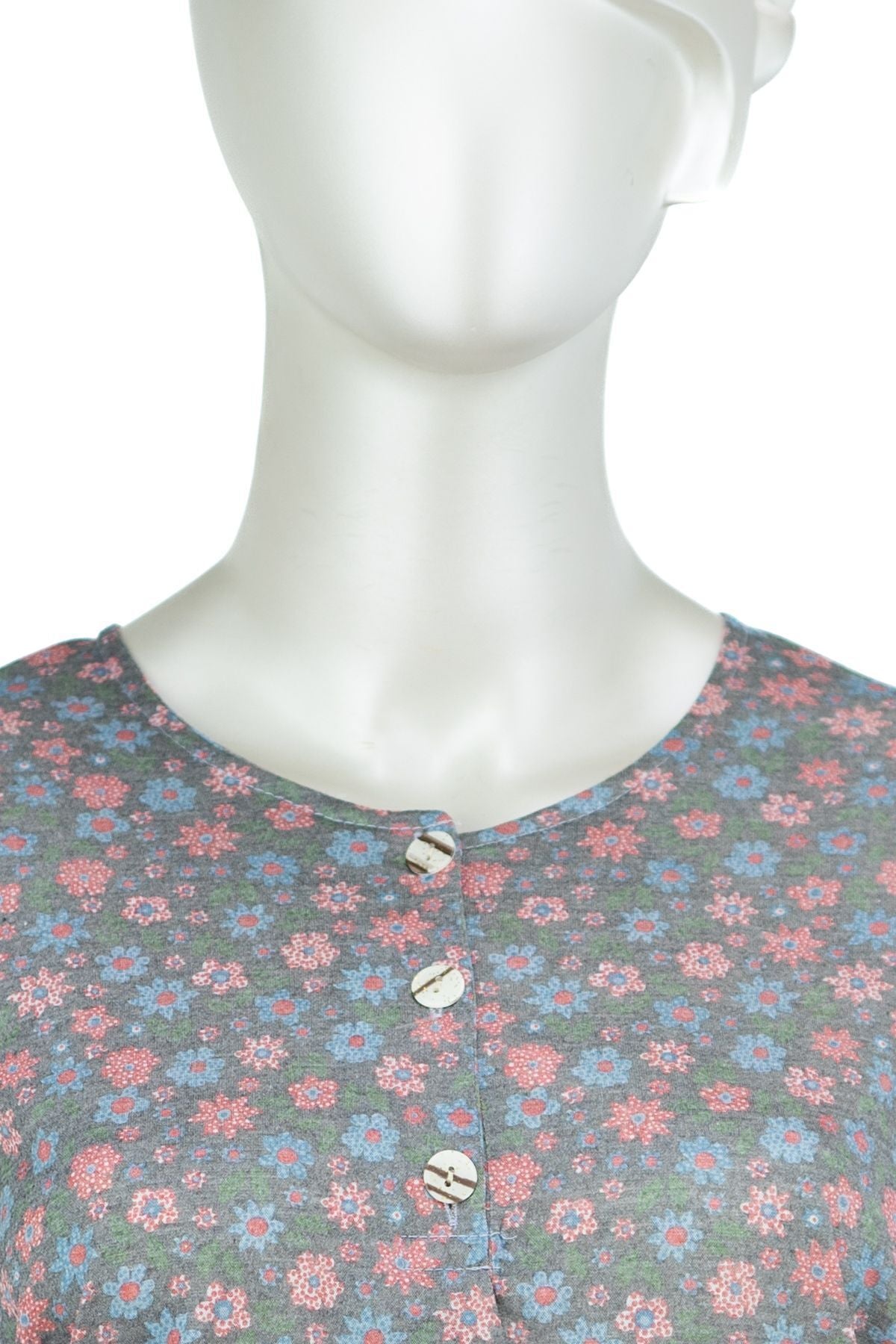 Kadın Kağıt Baskı Klasik Anne Bluz Papatya Desenli Üç Düğmeli Yuvarlak Yaka Tam Kalıp