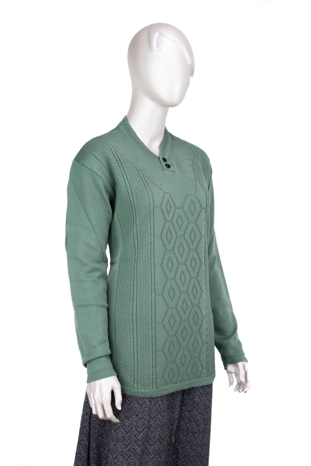 Kadın Kışlık Petek Motifli iki Düğmeli V Yakalı Tam Kalıp Pamuklu Triko Dokuma Anne Kazak