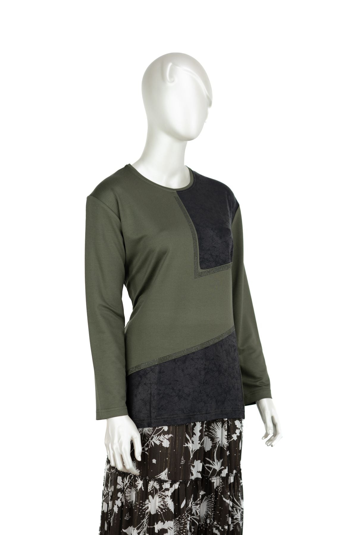 Kadın Viskon Penye Kumaş Taşlı Anne Bluz Yuvarlak Yaka Desenli Uzun Kol Tam Kalıp