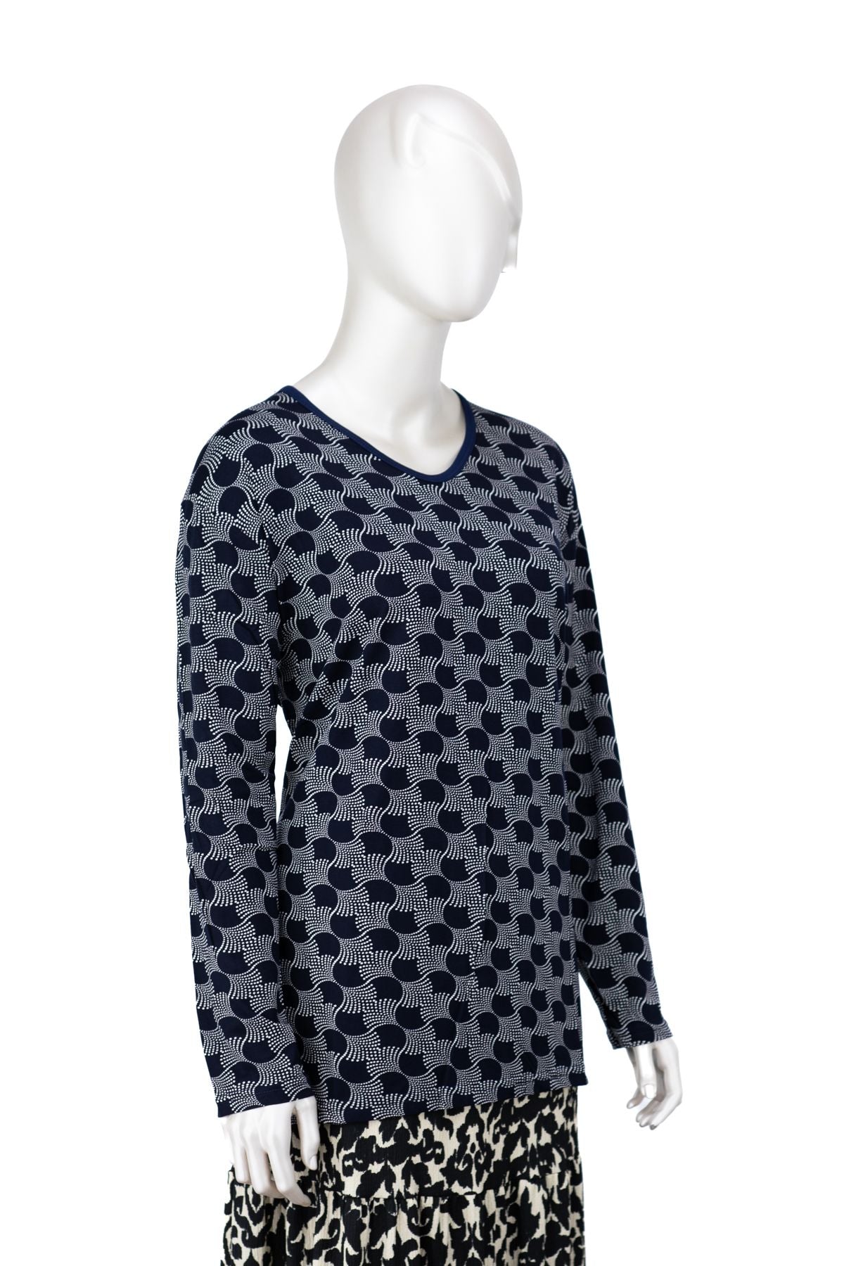 Kadın Turlu Viskon Penye Kumaş Anne Bluz Manolya Desenli Uzun Kollu Tam Kalıp Likralı