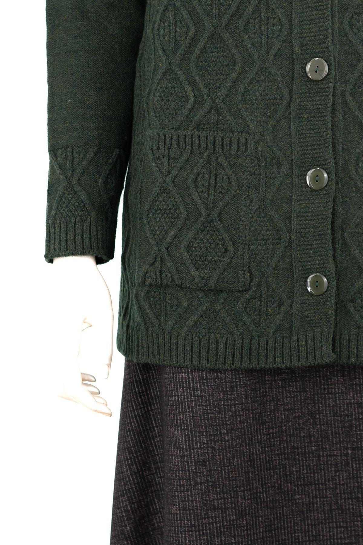 Kadın Kışlık Kalın Yün Örme Anne Hırka Etnik Motifli V Yaka Çift Cepli Rahat Kesim Tam Kalıp