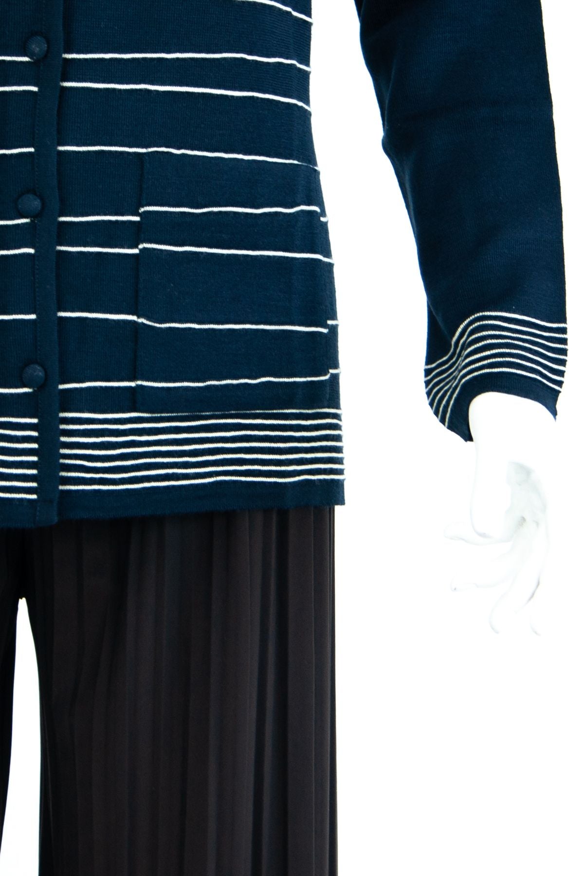 Kadın Mevsimlik Boydan Düğmeli Cepli Likralı Rahat Kesim Tam Kalıp Triko Dokuma Anne Hırka