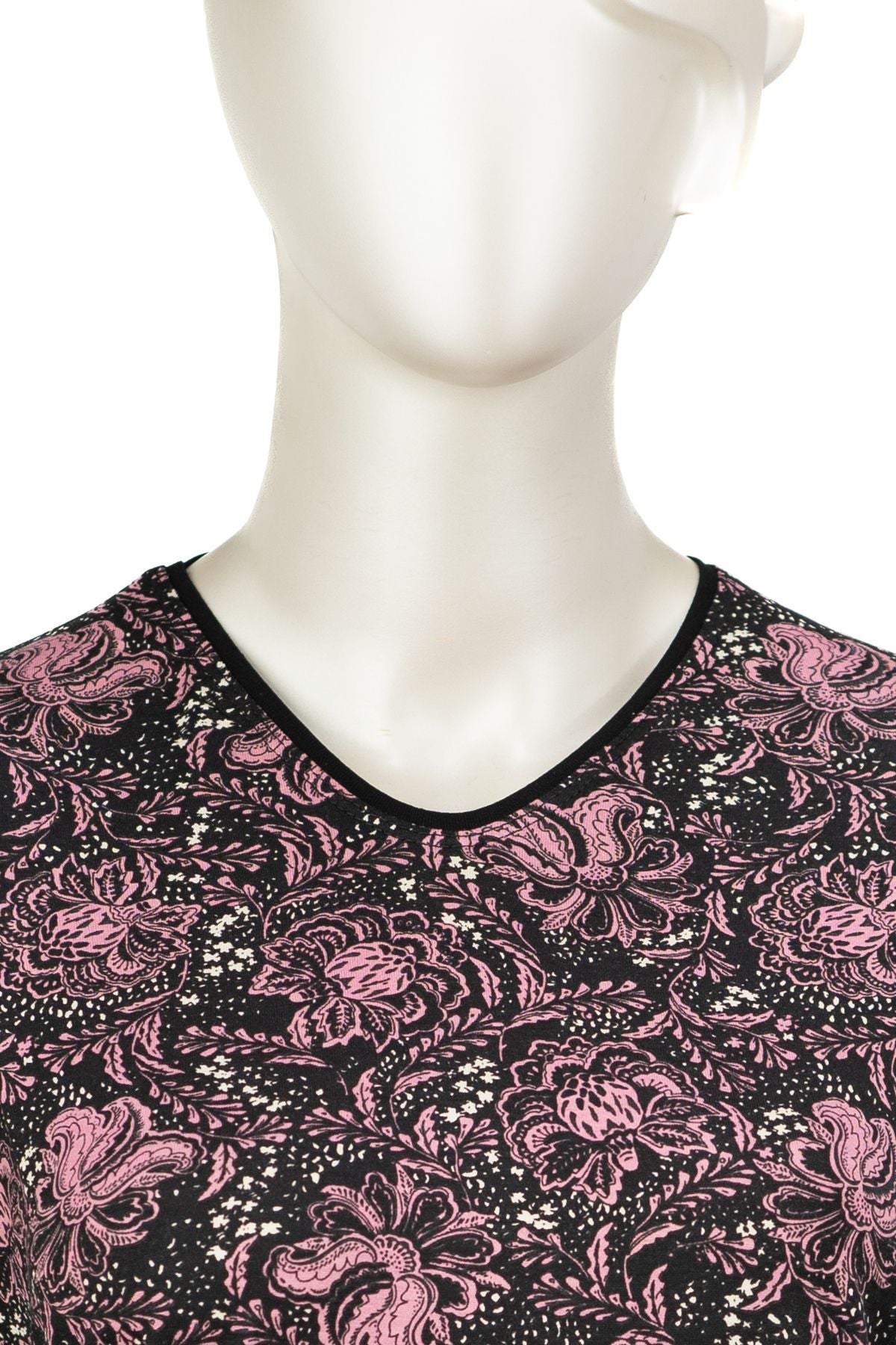 Kadın Turlu Viskon Penye Kumaş Anne Bluz Karanfil Desenli Hafif V Yaka Tam Kalıp Likralı