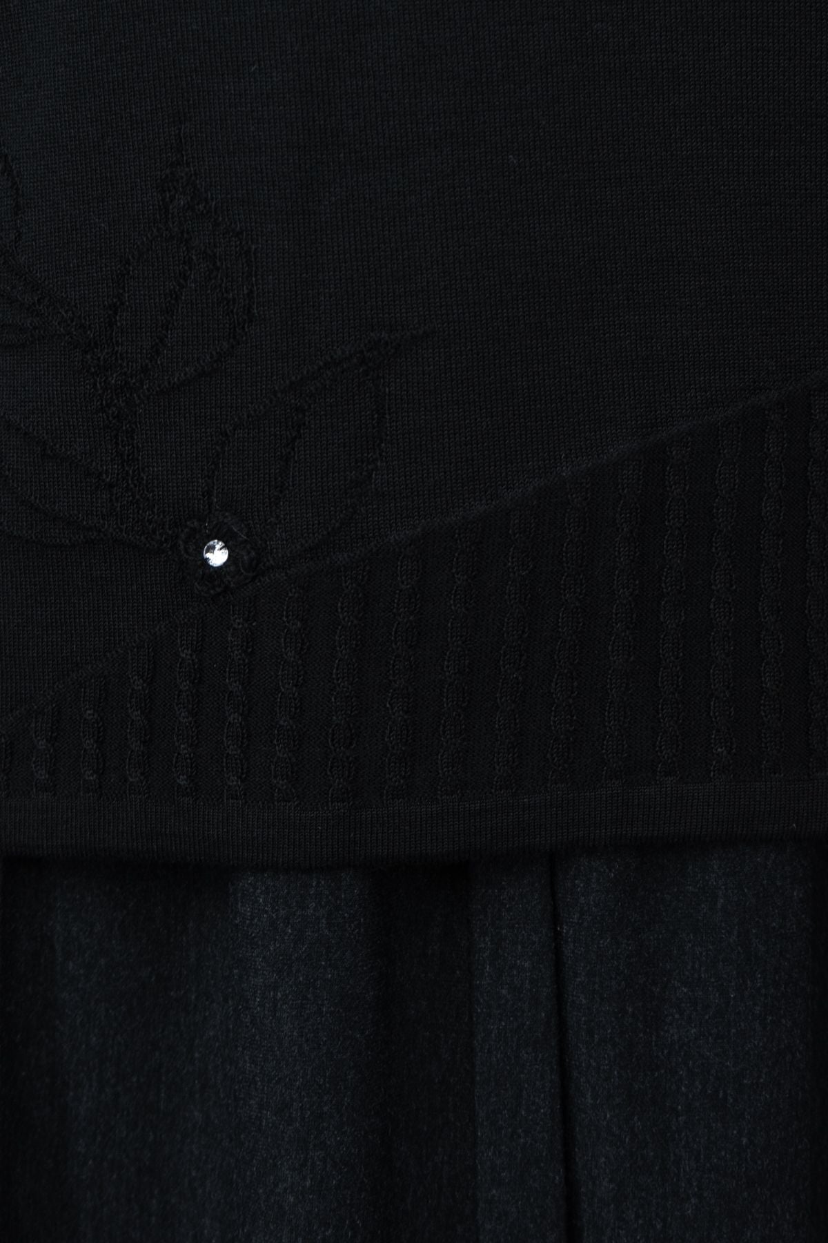 Kadın Anne Kazak Pamuklu Merserize Helen Örme V Yaka Taşlı ve Kendinden Motifli Likralı