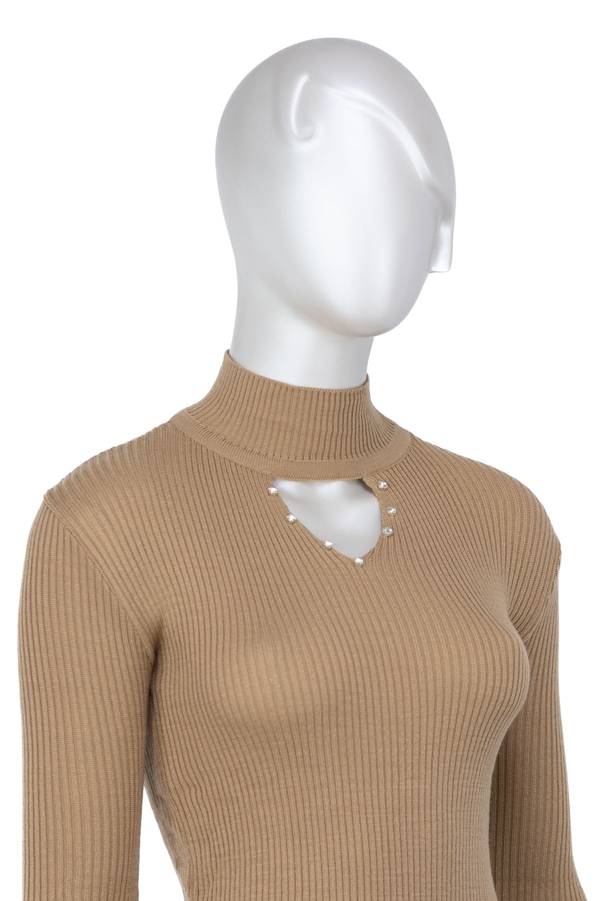 Kadın Kışlık Yarım Yakalı ve Taşlı Yaka Açıklığı Bulunan Bedene Oturan Örme Triko Badi Kazak