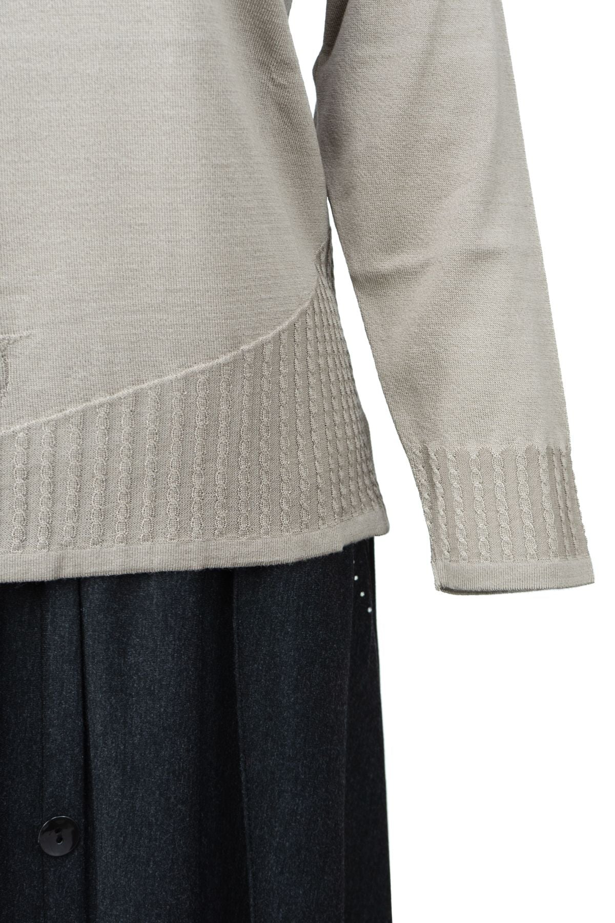 Kadın Anne Kazak Pamuklu Merserize Helen Örme V Yaka Taşlı ve Kendinden Motifli Likralı