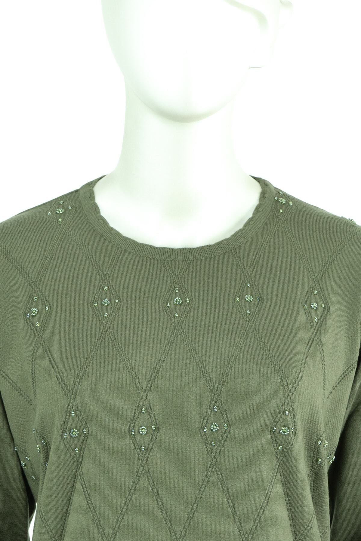 Kadın Kışlık Şirin Minik Taşlı Kendinden Desenli Normal Kesim Likralı Dokuma Anne Kazak