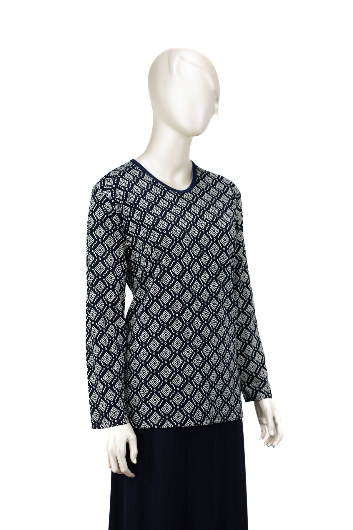 Kadın Turlu Viskon Penye Kumaş Anne Bluz Karanfil Desenli Hafif V Yaka Tam Kalıp Likralı