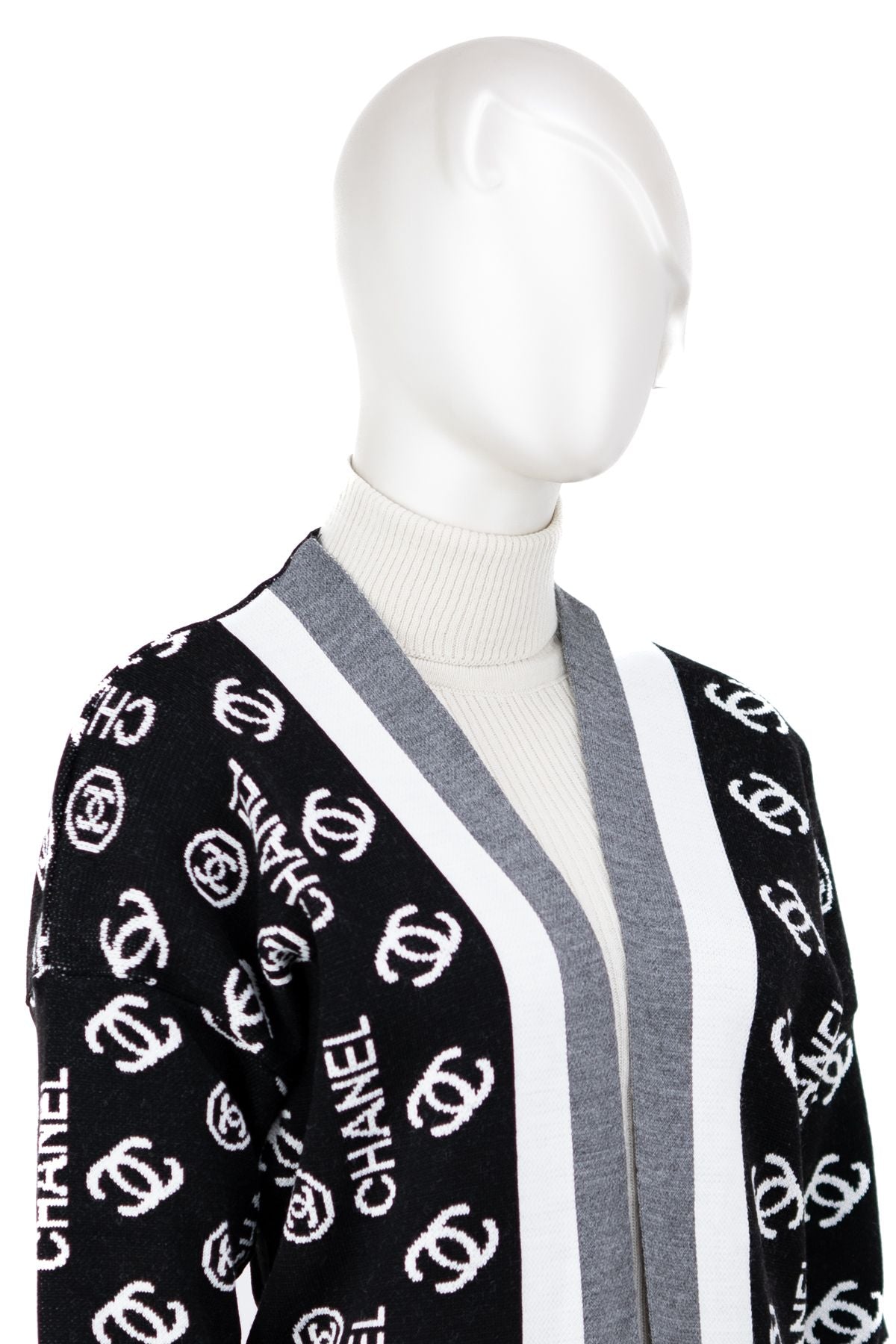 Kadın Kışlık Triko Örme Uzun Hırka Boydan Şık Marka Harf Desenli Kapamasız Rahat Kesim