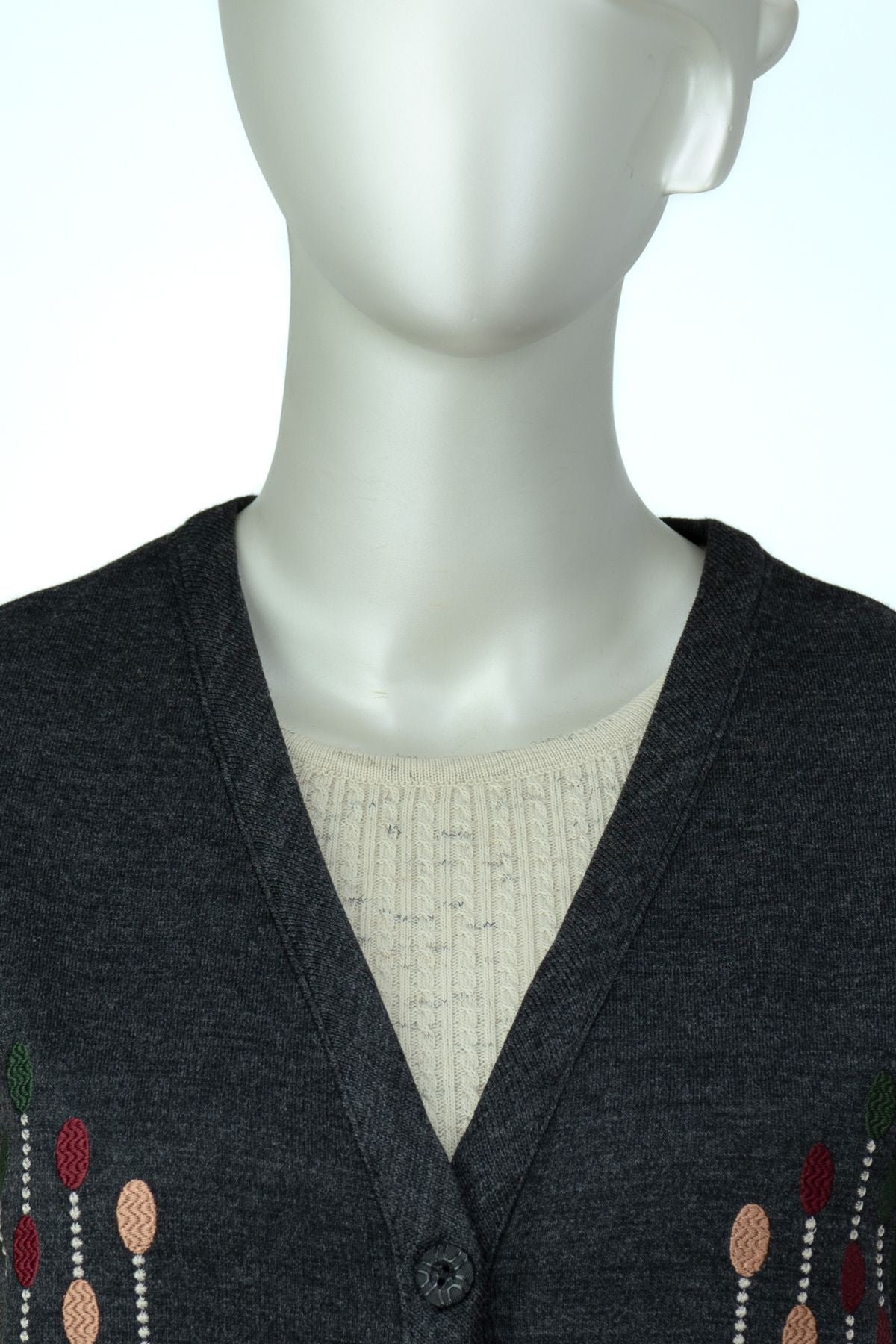 Kadın Çelik Örme Anne Yelek V Yaka Damlam Nakışlı Çift Cepli Düğmeli Rahat Tam Kalıp Likralı