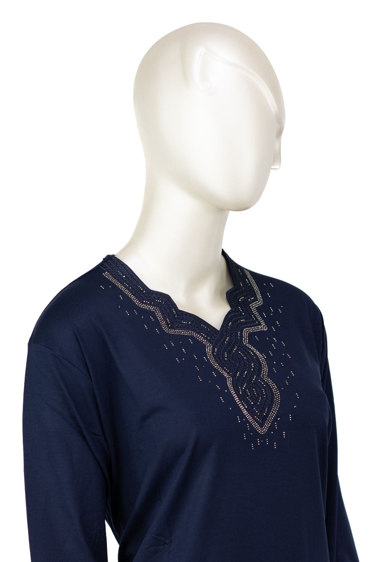 Kadın Turlu Viskon Penye Kumaş Anne Bluz Modern Taşlı ve Nakışlı Likralı V Yaka Tam Kalıp