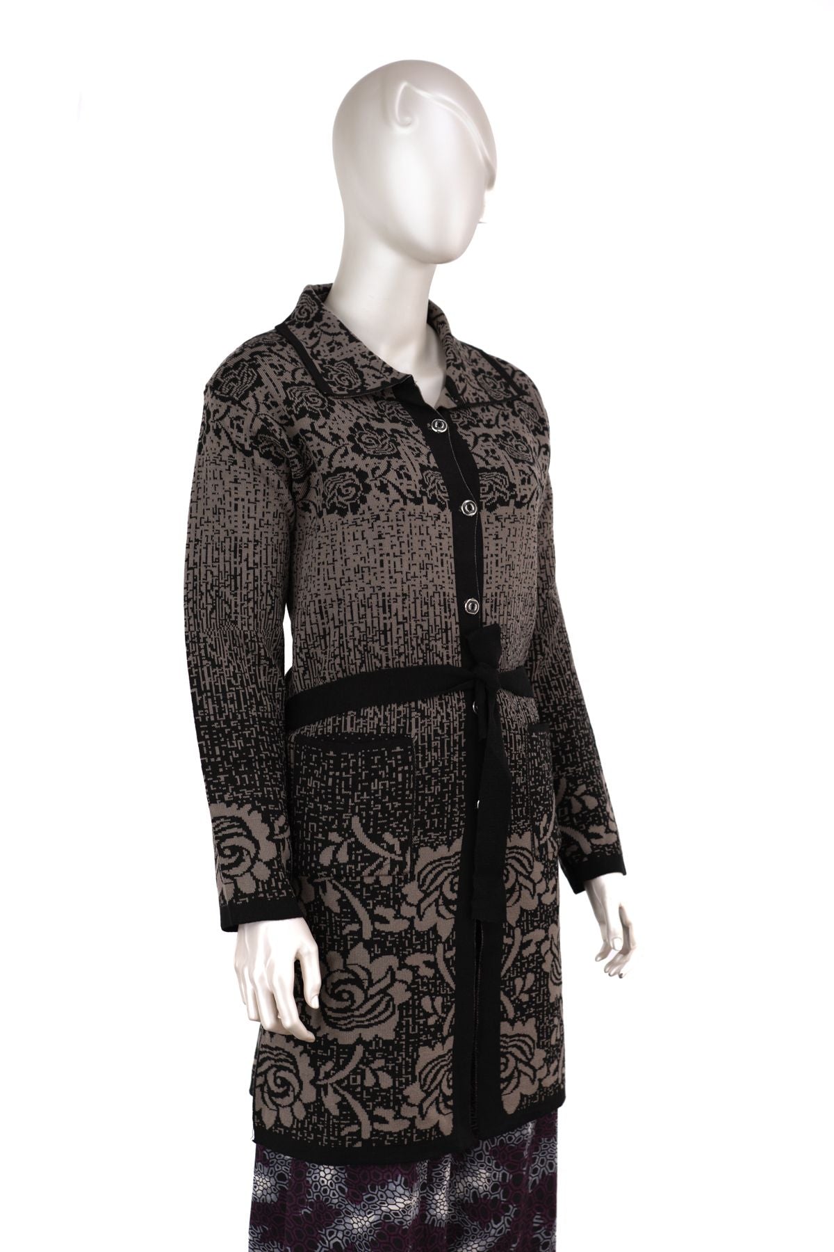 Kadın Anne Hırka Kışlık Triko Boydan Düğmeli Cepli Gül Zamanı Motifli Rahat Kesim Yünlü Örme