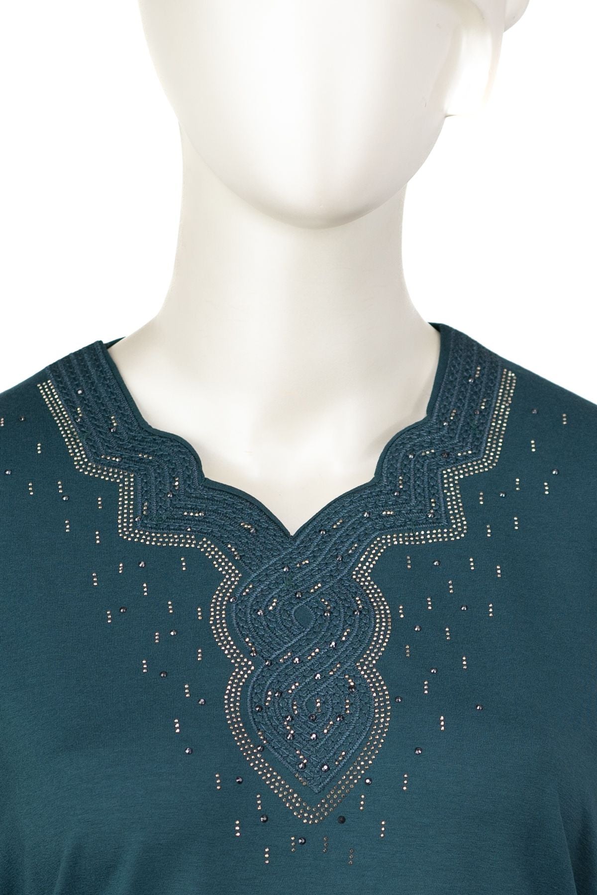 Kadın Turlu Viskon Penye Kumaş Anne Bluz Modern Taşlı ve Nakışlı Likralı V Yaka Tam Kalıp