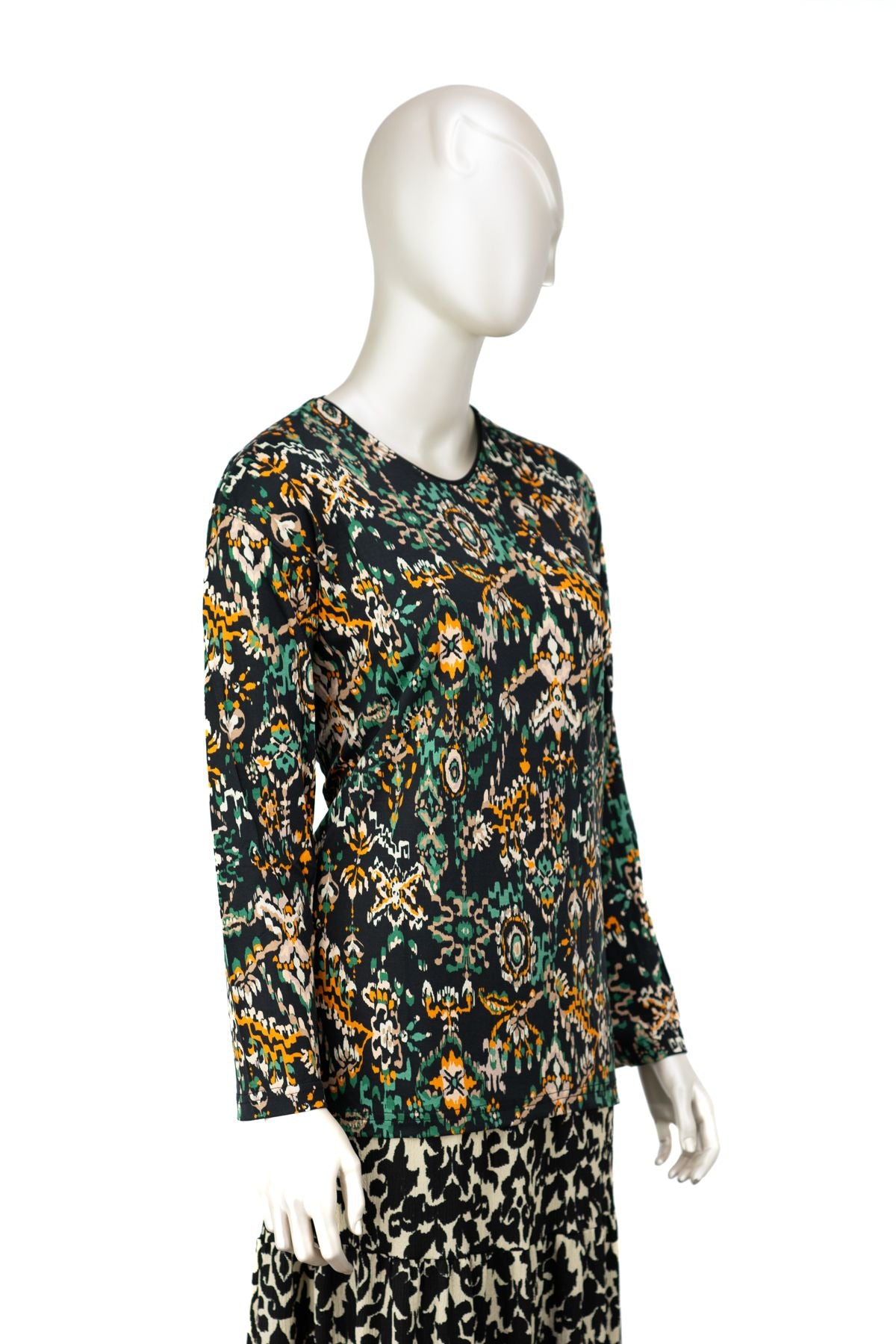 Kadın Turlu Viskon Penye Kumaş Anne Bluz Leylak Desenli Hafif V Yaka Tam Kalıp Likralı