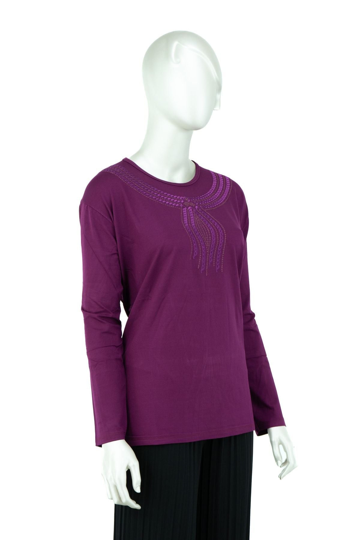 Kadın Şık Nakışlı Yuvarlak Yaka Tam Kalıp Likralı Viskon Penye Kumaş Büyük Beden Anne Bluz