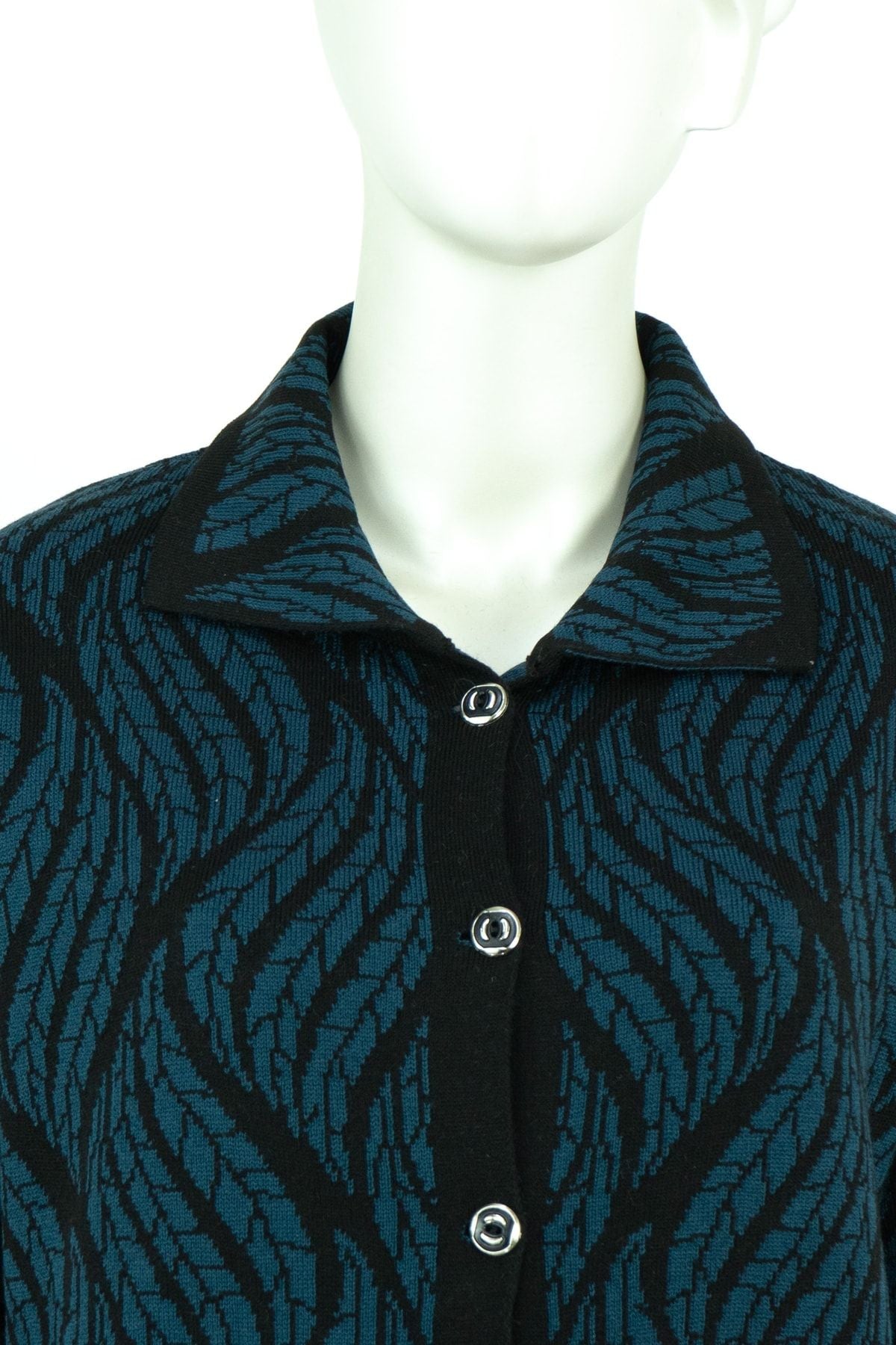 Kadın Kışlık Motifli Düğmeli Cepli Rahat Kesim Likralı Yünlü Dokuma Anne Hırka