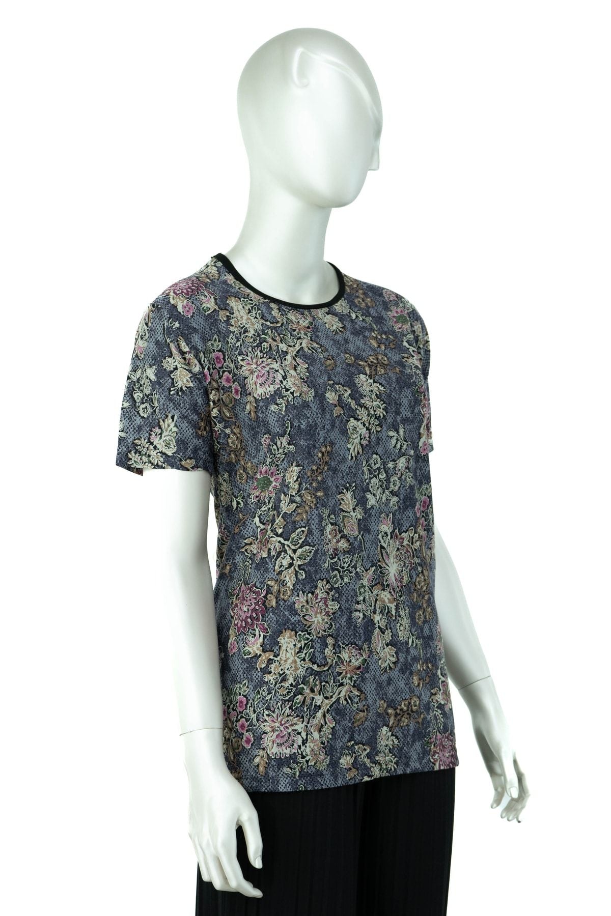 Kadın Gül Desenli Yuvarlak Yaka Kısa Kollu Tam Kalıp Turlu Viskon Penye Kumaş Anne Bluz